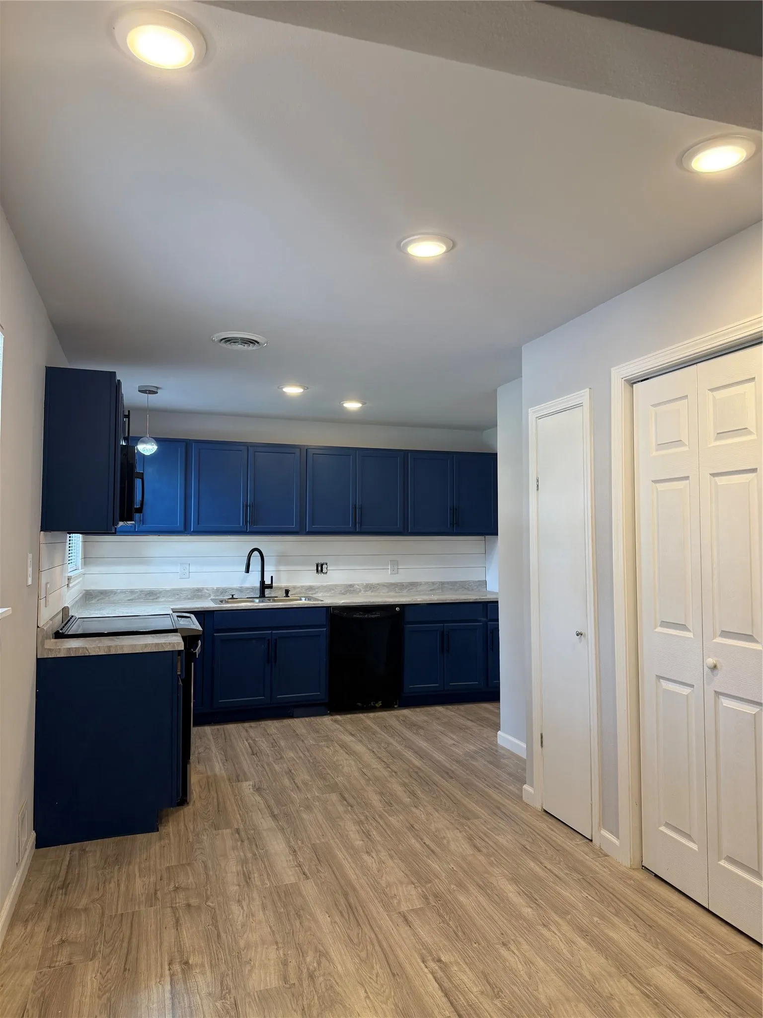 Single Family Residence For Sale in Taylor County , 5143 Durango Drive, Abilene, Texas 79605, 3 Bedroom, 2 Bathroom, Garage spaces, 1,182 Sqft, built in 1958, mls#21310771, Real Estate Agent in Abilene, Homes For Sale in Taylor county, Homes For Sale in Abilene, Realtor in Abilene Texas, Real Estate Brokerage Independent Realty Texas, Luminita Cordes Realtor