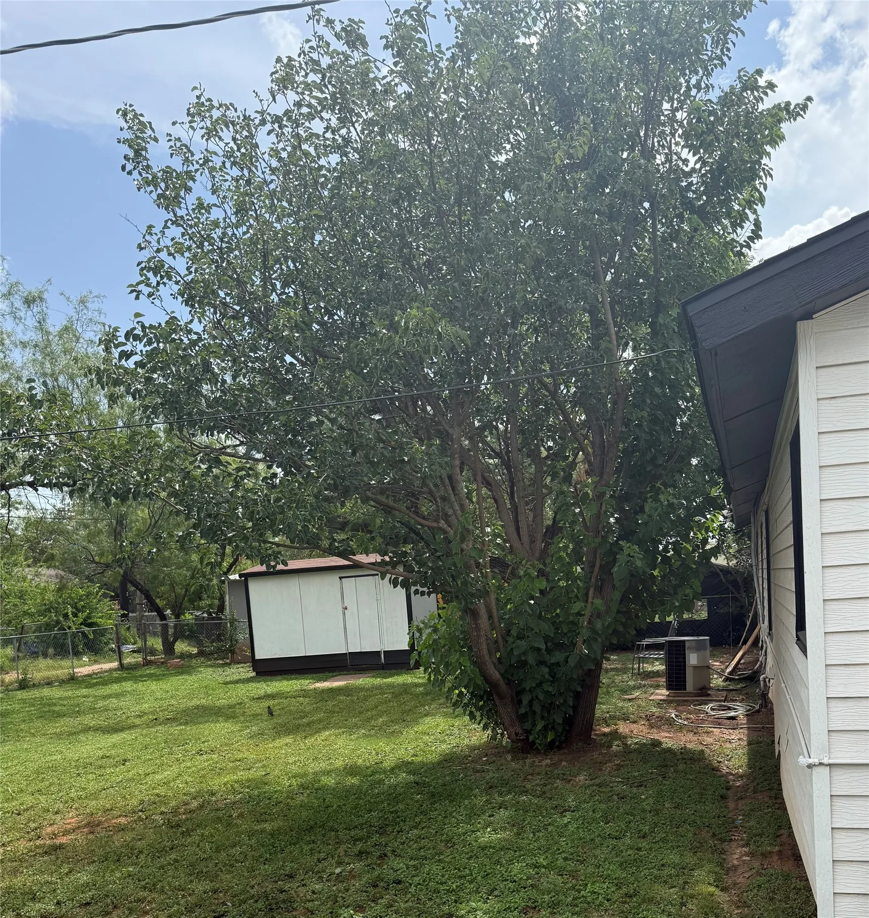 Single Family Residence For Sale in Taylor County , 5143 Durango Drive, Abilene, Texas 79605, 3 Bedroom, 2 Bathroom, Garage spaces, 1,182 Sqft, built in 1958, mls#21310771, Real Estate Agent in Abilene, Homes For Sale in Taylor county, Homes For Sale in Abilene, Realtor in Abilene Texas, Real Estate Brokerage Independent Realty Texas, Luminita Cordes Realtor