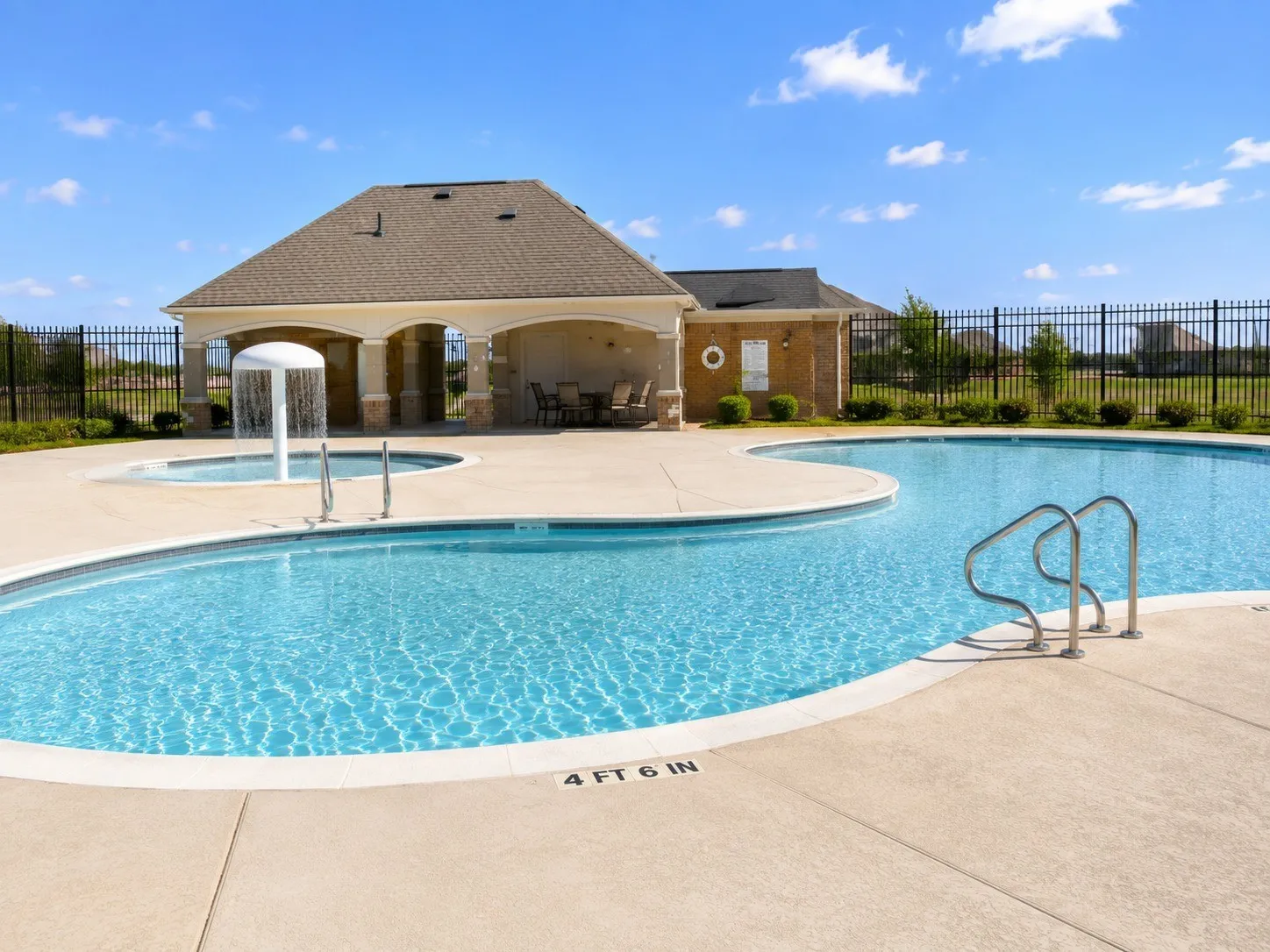 Single Family Residence For Rent in Tarrant County , 10973 Hawks Landing Road, Fort Worth, Texas 76052, 3 Bedroom, 2 Bathroom, 2 Garage spaces, 1,483 Sqft, built in 2006, mls#21334593, Real Estate Agent in Fort Worth, Homes For Rent in Tarrant county, Homes For Rent in Fort Worth, Realtor in Fort Worth Texas, Real Estate Brokerage Independent Realty Texas, Luminita Cordes Realtor