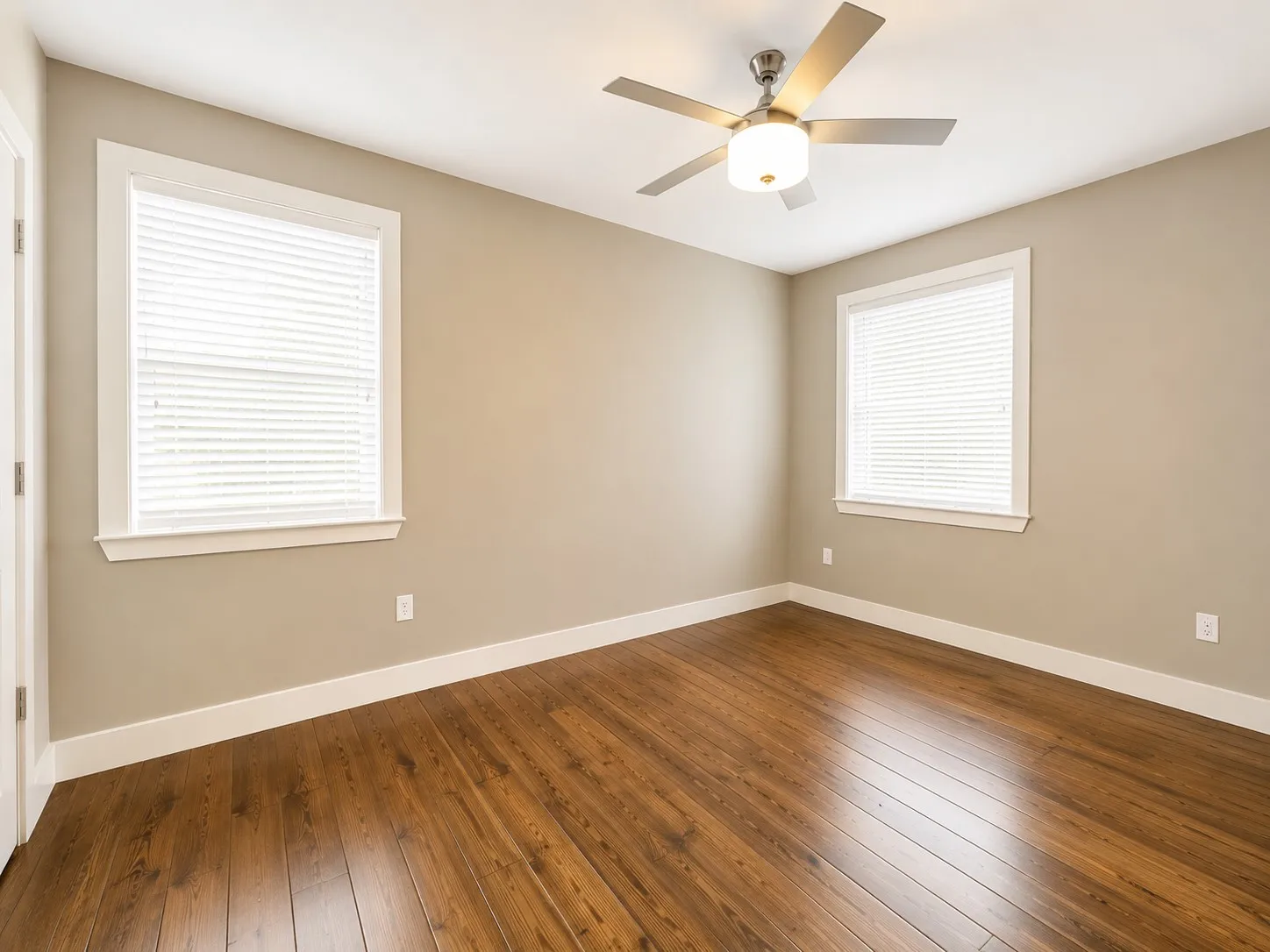 Condominium For Rent in Tarrant County , 1320 May Street 200, Fort Worth, Texas 76104, 2 Bedroom, 3 Bathroom, Garage spaces, 1,260 Sqft, built in 2014, mls#21334597, Real Estate Agent in Fort Worth, Homes For Rent in Tarrant county, Homes For Rent in Fort Worth, Realtor in Fort Worth Texas, Real Estate Brokerage Independent Realty Texas, Luminita Cordes Realtor