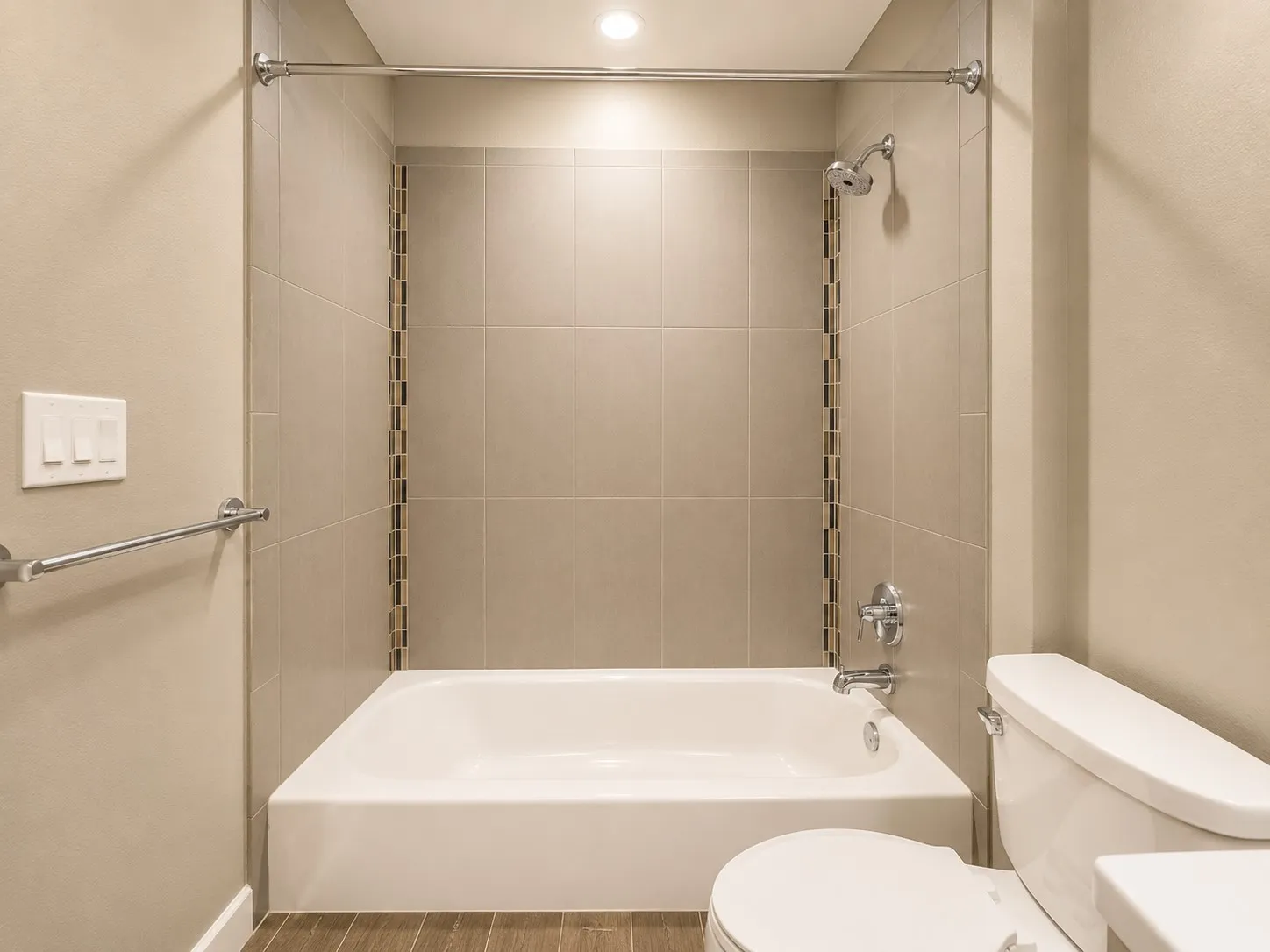 Condominium For Rent in Tarrant County , 1320 May Street 200, Fort Worth, Texas 76104, 2 Bedroom, 3 Bathroom, Garage spaces, 1,260 Sqft, built in 2014, mls#21334597, Real Estate Agent in Fort Worth, Homes For Rent in Tarrant county, Homes For Rent in Fort Worth, Realtor in Fort Worth Texas, Real Estate Brokerage Independent Realty Texas, Luminita Cordes Realtor