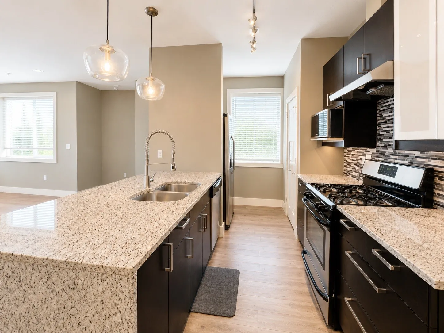 Condominium For Rent in Tarrant County , 1320 May Street 200, Fort Worth, Texas 76104, 2 Bedroom, 3 Bathroom, Garage spaces, 1,260 Sqft, built in 2014, mls#21334597, Real Estate Agent in Fort Worth, Homes For Rent in Tarrant county, Homes For Rent in Fort Worth, Realtor in Fort Worth Texas, Real Estate Brokerage Independent Realty Texas, Luminita Cordes Realtor