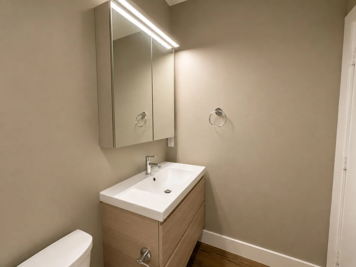 Condominium For Rent in Tarrant County , 1320 May Street 200, Fort Worth, Texas 76104, 2 Bedroom, 3 Bathroom, Garage spaces, 1,260 Sqft, built in 2014, mls#21334597, Real Estate Agent in Fort Worth, Homes For Rent in Tarrant county, Homes For Rent in Fort Worth, Realtor in Fort Worth Texas, Real Estate Brokerage Independent Realty Texas, Luminita Cordes Realtor