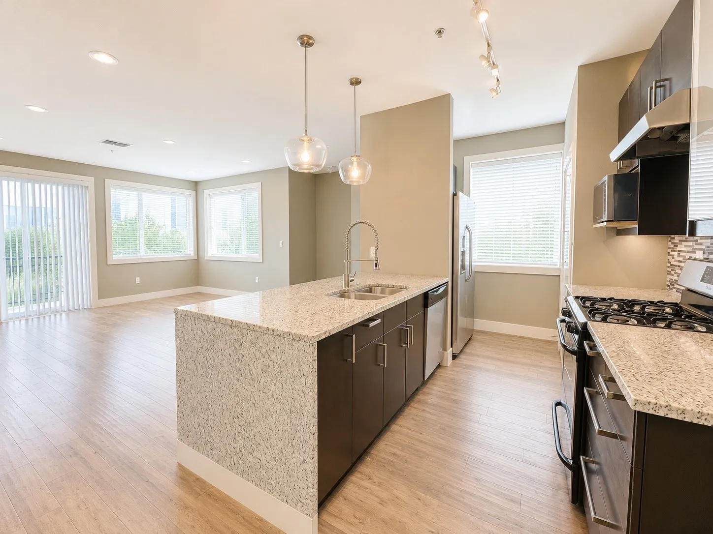 Condominium For Rent in Tarrant County , 1320 May Street 200, Fort Worth, Texas 76104, 2 Bedroom, 3 Bathroom, Garage spaces, 1,260 Sqft, built in 2014, mls#21334597, Real Estate Agent in Fort Worth, Homes For Rent in Tarrant county, Homes For Rent in Fort Worth, Realtor in Fort Worth Texas, Real Estate Brokerage Independent Realty Texas, Luminita Cordes Realtor