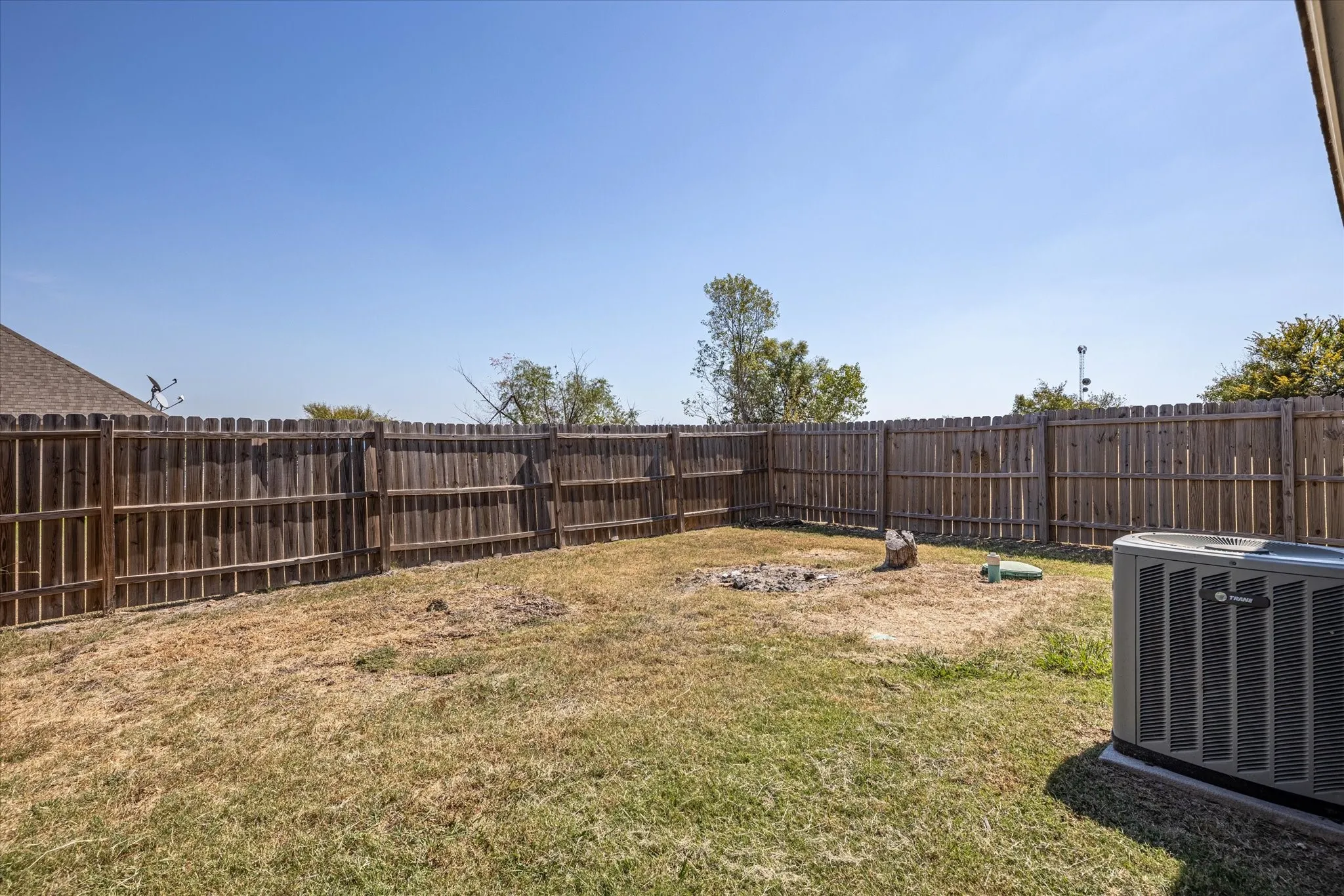Duplex For Rent in Parker County , 101 Collett Court, Weatherford, Texas 76088, 3 Bedroom, 2 Bathroom, Garage spaces, 1,062 Sqft, built in 2007, mls#21334585, Real Estate Agent in Weatherford, Homes For Rent in Parker county, Homes For Rent in Weatherford, Realtor in Weatherford Texas, Real Estate Brokerage Independent Realty Texas, Luminita Cordes Realtor