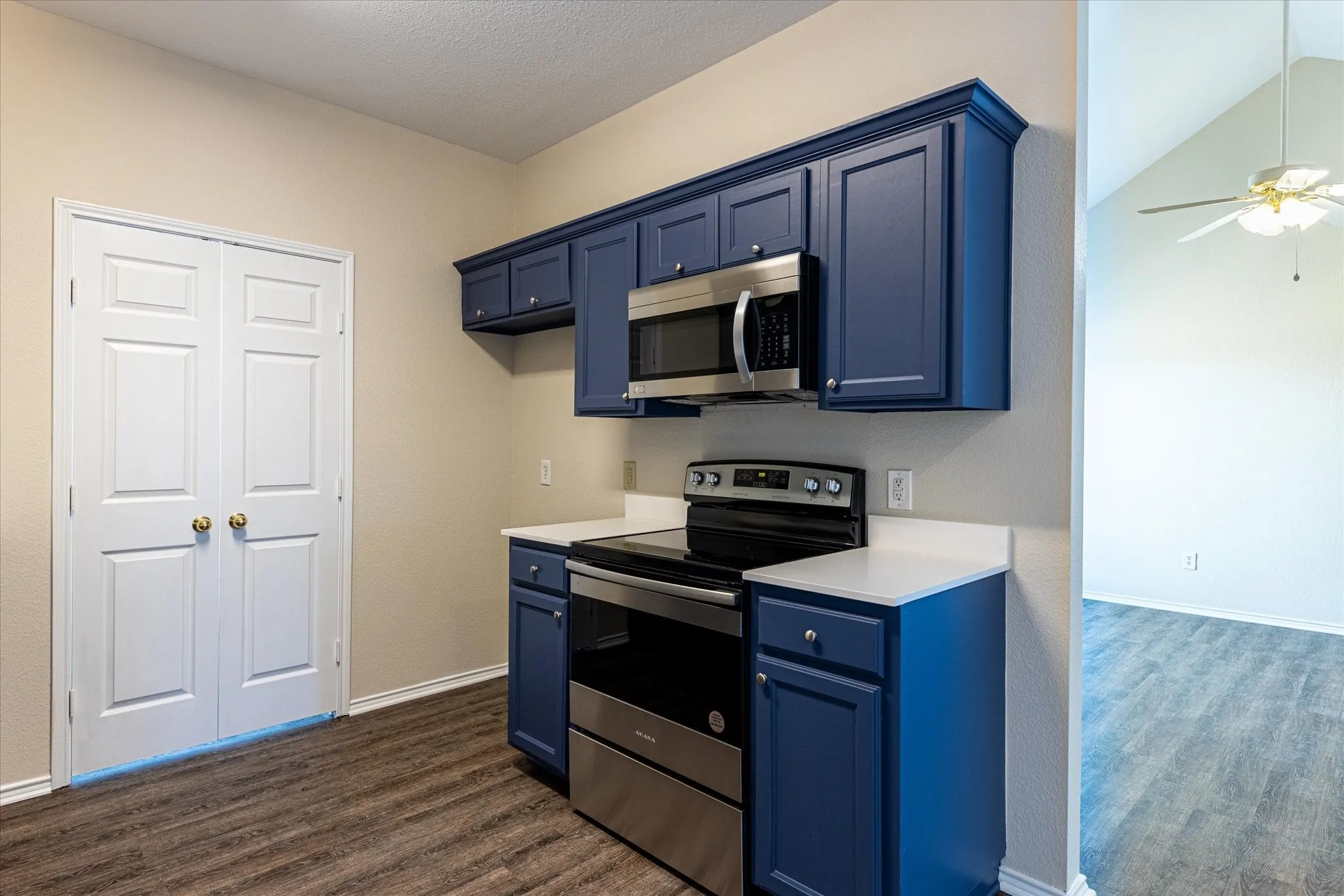 Duplex For Rent in Parker County , 101 Collett Court, Weatherford, Texas 76088, 3 Bedroom, 2 Bathroom, Garage spaces, 1,062 Sqft, built in 2007, mls#21334585, Real Estate Agent in Weatherford, Homes For Rent in Parker county, Homes For Rent in Weatherford, Realtor in Weatherford Texas, Real Estate Brokerage Independent Realty Texas, Luminita Cordes Realtor