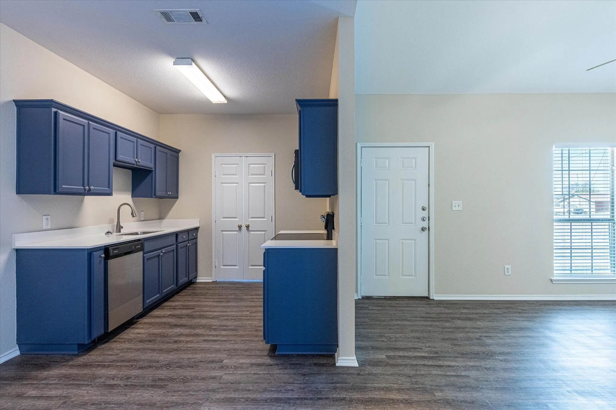 Duplex For Rent in Parker County , 101 Collett Court, Weatherford, Texas 76088, 3 Bedroom, 2 Bathroom, Garage spaces, 1,062 Sqft, built in 2007, mls#21334585, Real Estate Agent in Weatherford, Homes For Rent in Parker county, Homes For Rent in Weatherford, Realtor in Weatherford Texas, Real Estate Brokerage Independent Realty Texas, Luminita Cordes Realtor