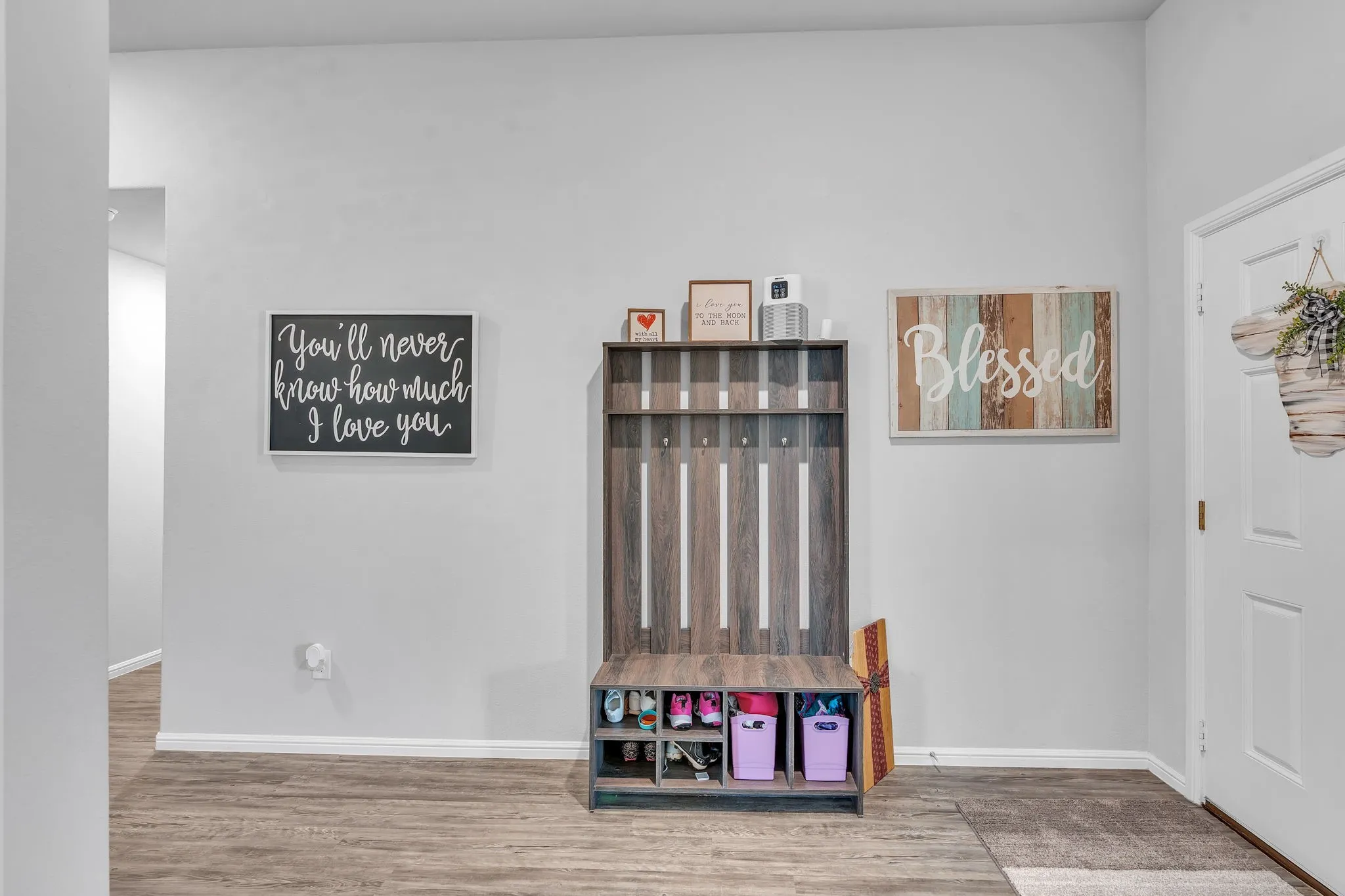 Single Family Residence For Sale in Ellis County , 7118 Pampas Place, Venus, Texas 76084, 4 Bedroom, 2 Bathroom, 2 Garage spaces, 1,934 Sqft, built in 2022, mls#21334245, Real Estate Agent in Venus, Homes For Sale in Ellis county, Homes For Sale in Venus, Realtor in Venus Texas, Real Estate Brokerage Independent Realty Texas, Luminita Cordes Realtor