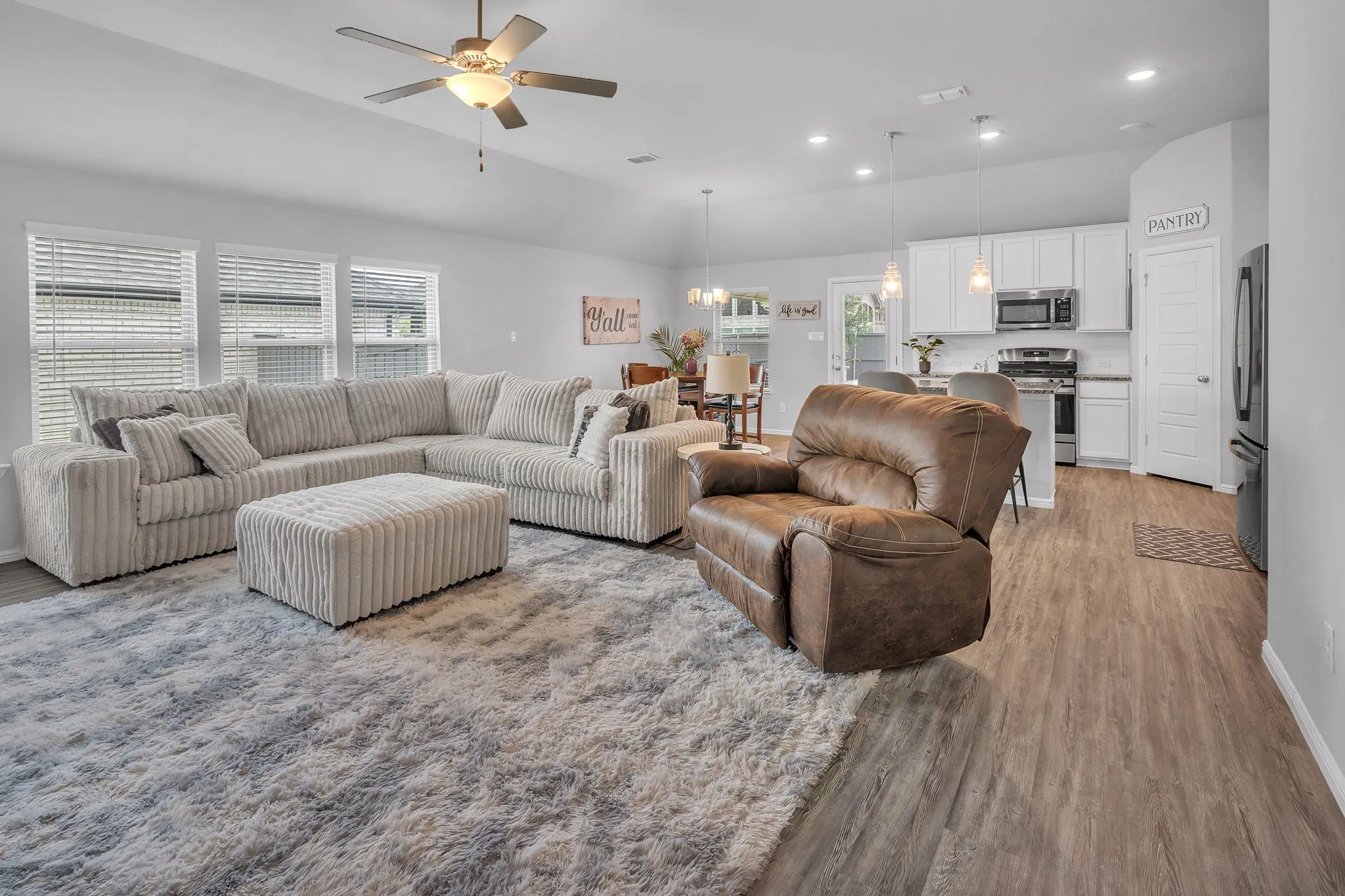 Single Family Residence For Sale in Ellis County , 7118 Pampas Place, Venus, Texas 76084, 4 Bedroom, 2 Bathroom, 2 Garage spaces, 1,934 Sqft, built in 2022, mls#21334245, Real Estate Agent in Venus, Homes For Sale in Ellis county, Homes For Sale in Venus, Realtor in Venus Texas, Real Estate Brokerage Independent Realty Texas, Luminita Cordes Realtor