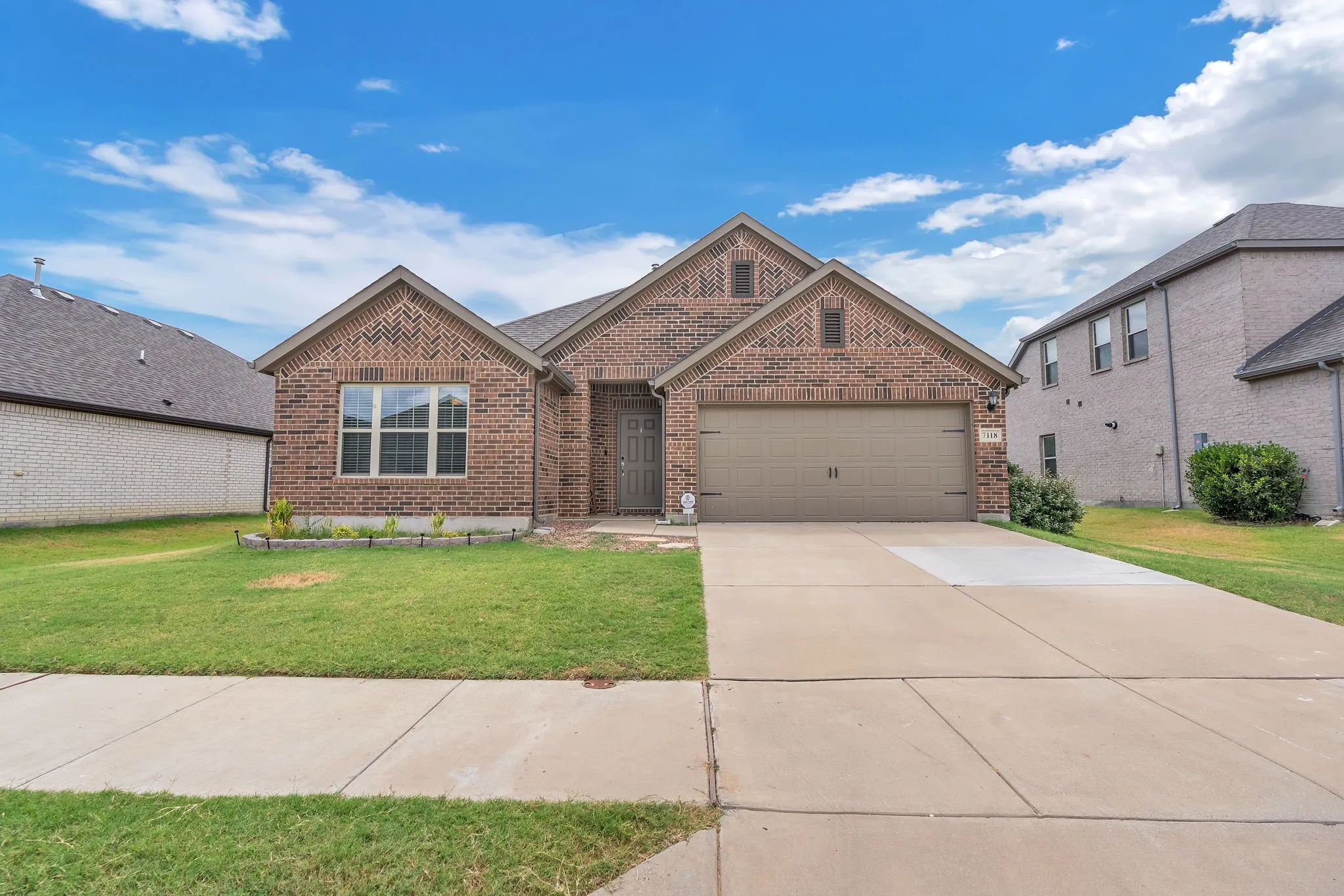 Single Family Residence For Sale in Ellis County , 7118 Pampas Place, Venus, Texas 76084, 4 Bedroom, 2 Bathroom, 2 Garage spaces, 1,934 Sqft, built in 2022, mls#21334245, Real Estate Agent in Venus, Homes For Sale in Ellis county, Homes For Sale in Venus, Realtor in Venus Texas, Real Estate Brokerage Independent Realty Texas, Luminita Cordes Realtor