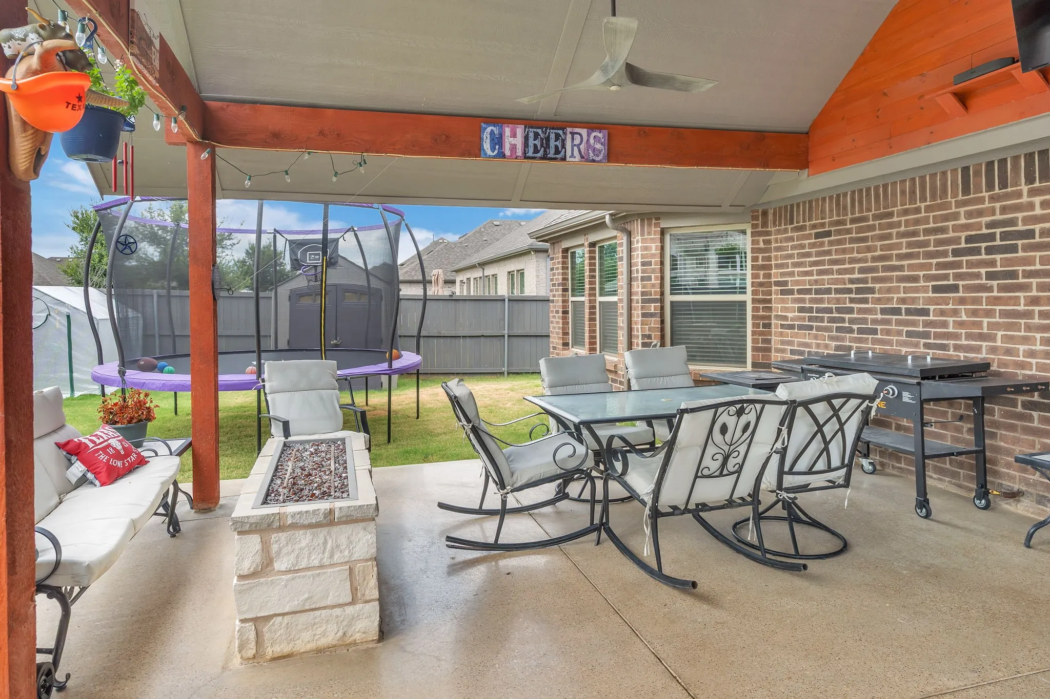 Single Family Residence For Sale in Ellis County , 7118 Pampas Place, Venus, Texas 76084, 4 Bedroom, 2 Bathroom, 2 Garage spaces, 1,934 Sqft, built in 2022, mls#21334245, Real Estate Agent in Venus, Homes For Sale in Ellis county, Homes For Sale in Venus, Realtor in Venus Texas, Real Estate Brokerage Independent Realty Texas, Luminita Cordes Realtor