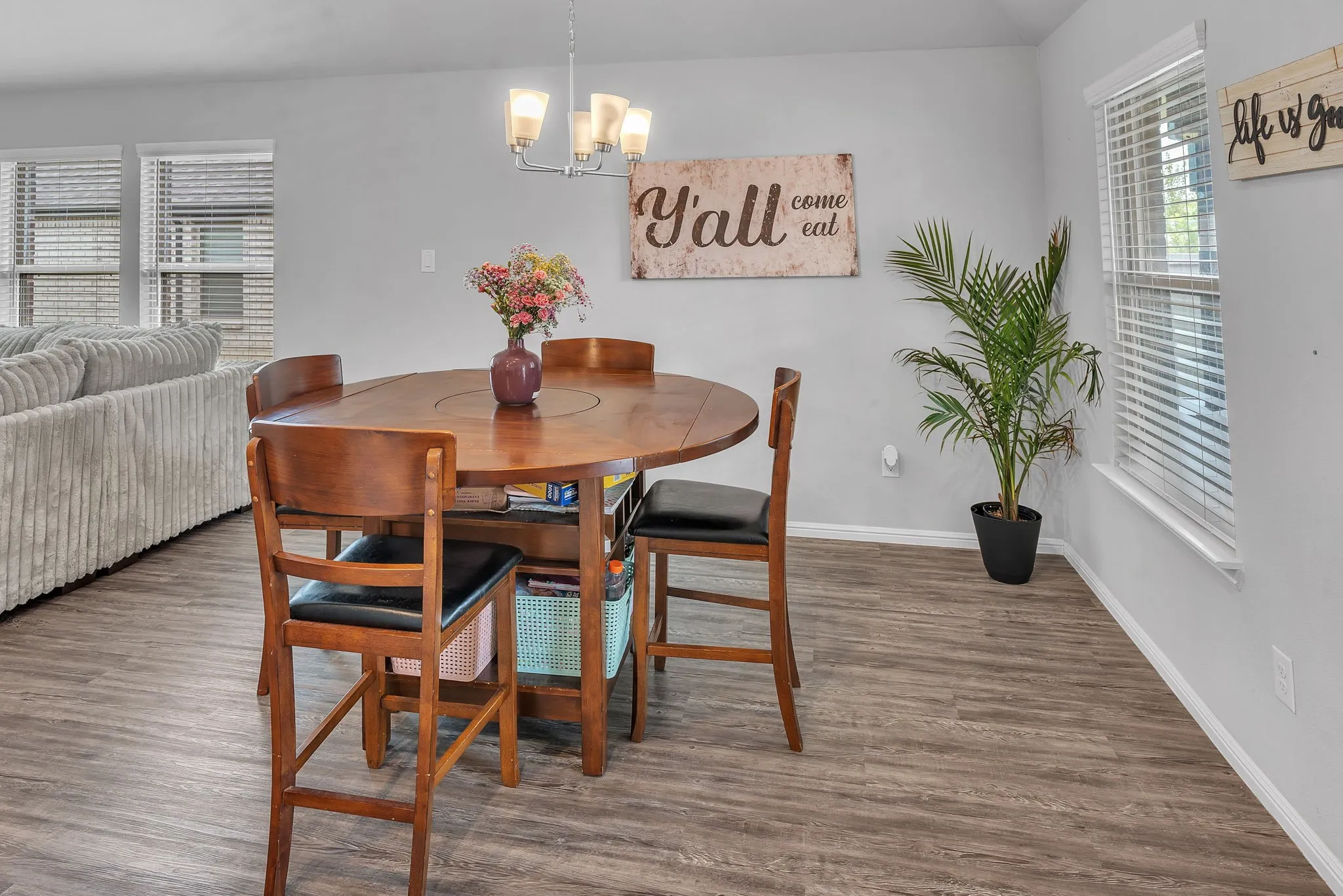 Single Family Residence For Sale in Ellis County , 7118 Pampas Place, Venus, Texas 76084, 4 Bedroom, 2 Bathroom, 2 Garage spaces, 1,934 Sqft, built in 2022, mls#21334245, Real Estate Agent in Venus, Homes For Sale in Ellis county, Homes For Sale in Venus, Realtor in Venus Texas, Real Estate Brokerage Independent Realty Texas, Luminita Cordes Realtor