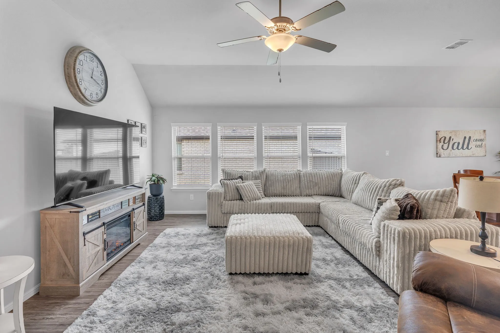 Single Family Residence For Sale in Ellis County , 7118 Pampas Place, Venus, Texas 76084, 4 Bedroom, 2 Bathroom, 2 Garage spaces, 1,934 Sqft, built in 2022, mls#21334245, Real Estate Agent in Venus, Homes For Sale in Ellis county, Homes For Sale in Venus, Realtor in Venus Texas, Real Estate Brokerage Independent Realty Texas, Luminita Cordes Realtor
