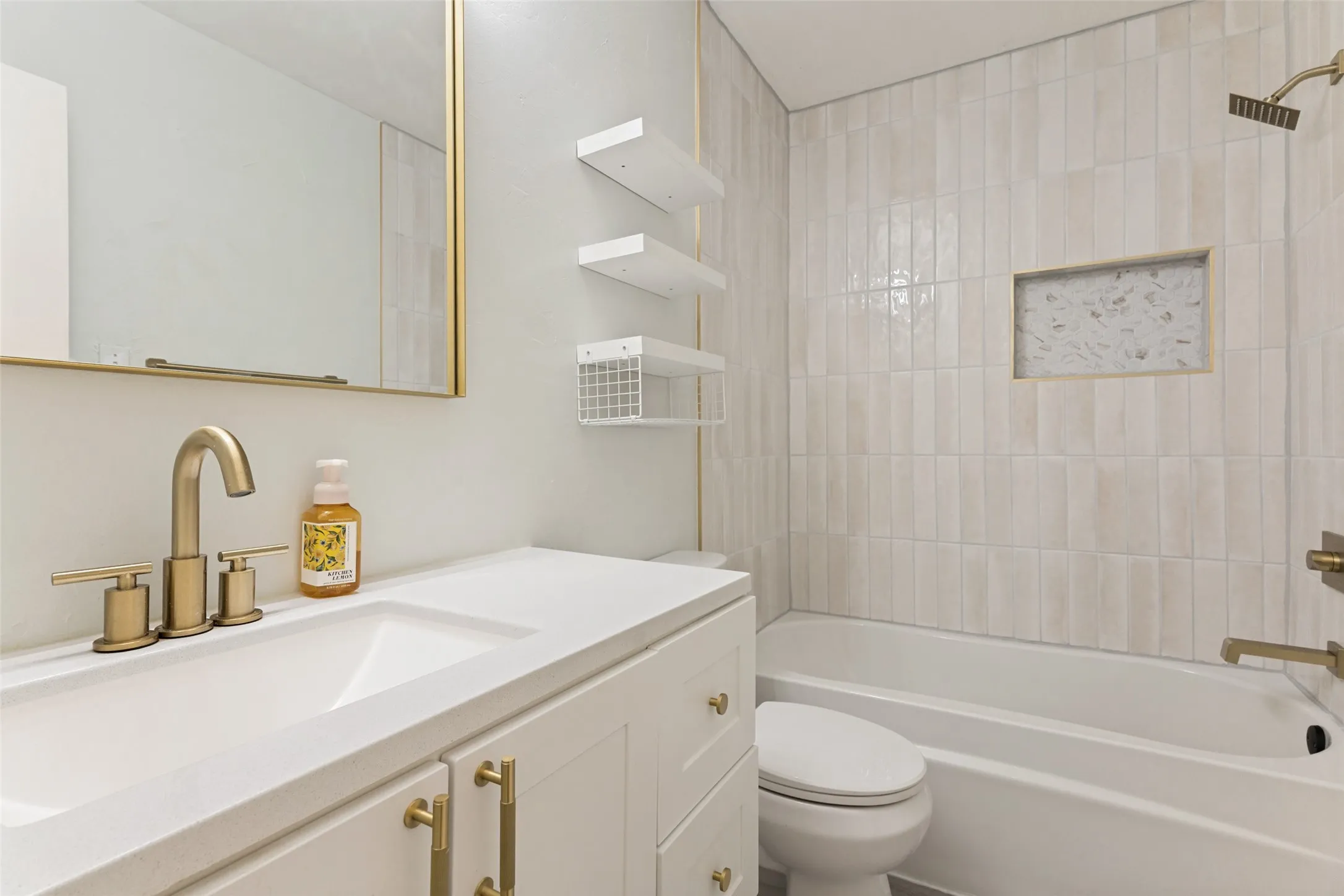 Single Family Residence For Sale in Tarrant County , 10116 Leatherwood Drive, Fort Worth, Texas 76108, 3 Bedroom, 2 Bathroom, 1 Garage spaces, 1,266 Sqft, built in 1986, mls#21334431, Real Estate Agent in Fort Worth, Homes For Sale in Tarrant county, Homes For Sale in Fort Worth, Realtor in Fort Worth Texas, Real Estate Brokerage Independent Realty Texas, Luminita Cordes Realtor