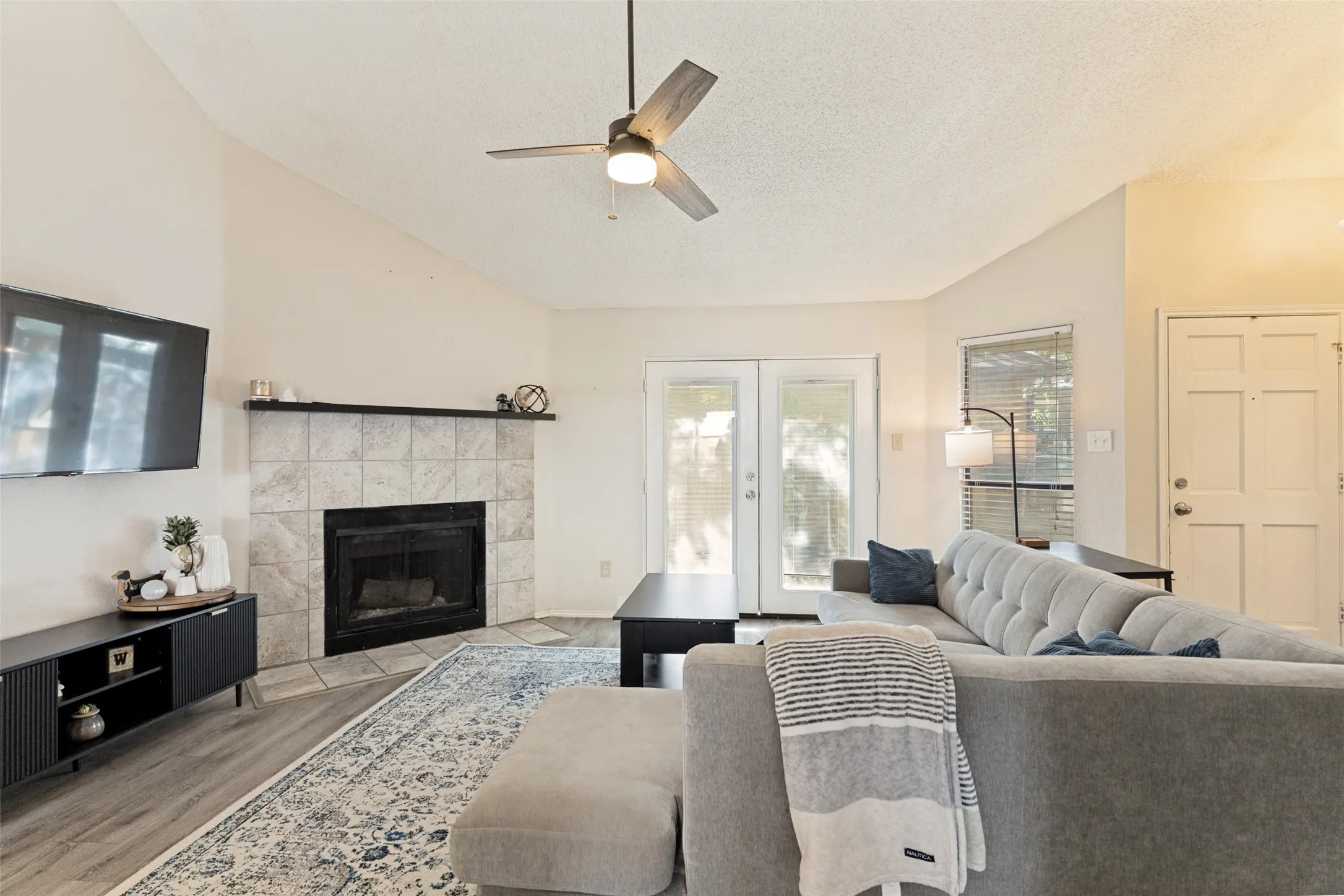 Single Family Residence For Sale in Tarrant County , 10116 Leatherwood Drive, Fort Worth, Texas 76108, 3 Bedroom, 2 Bathroom, 1 Garage spaces, 1,266 Sqft, built in 1986, mls#21334431, Real Estate Agent in Fort Worth, Homes For Sale in Tarrant county, Homes For Sale in Fort Worth, Realtor in Fort Worth Texas, Real Estate Brokerage Independent Realty Texas, Luminita Cordes Realtor