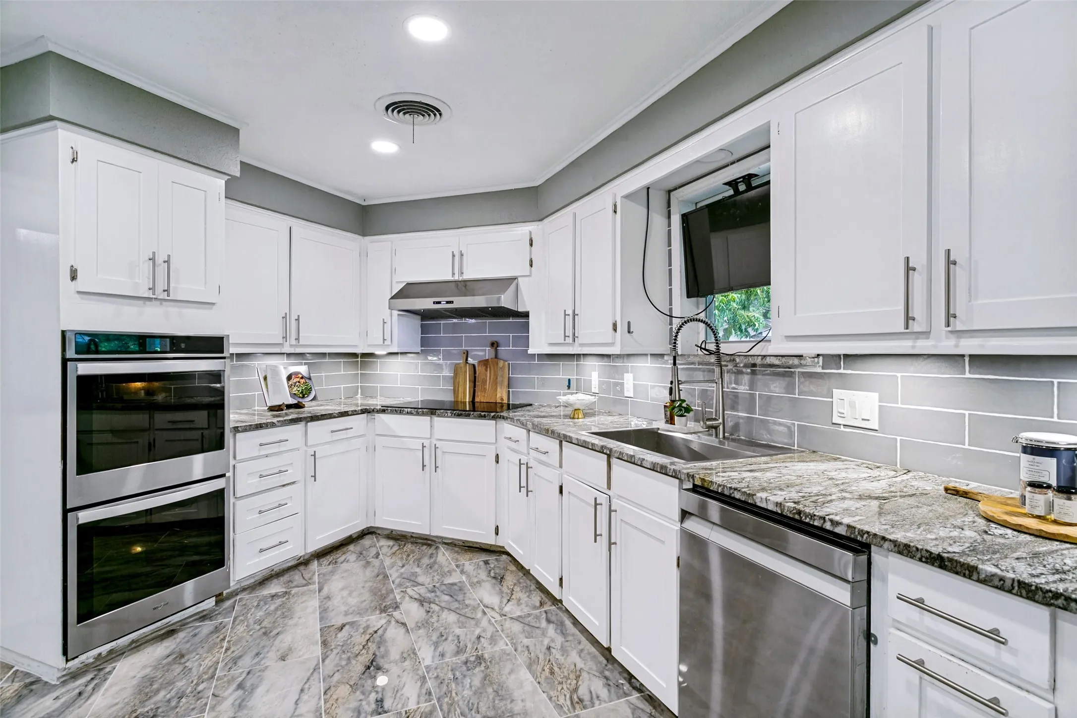 Single Family Residence For Sale in Tarrant County , 4601 Holiday Lane E, North Richland Hills, Texas 76180, 4 Bedroom, 3 Bathroom, 4 Garage spaces, 2,811 Sqft, built in 1955, mls#21333889, Real Estate Agent in North Richland Hills, Homes For Sale in Tarrant county, Homes For Sale in North Richland Hills, Realtor in North Richland Hills Texas, Real Estate Brokerage Independent Realty Texas, Luminita Cordes Realtor