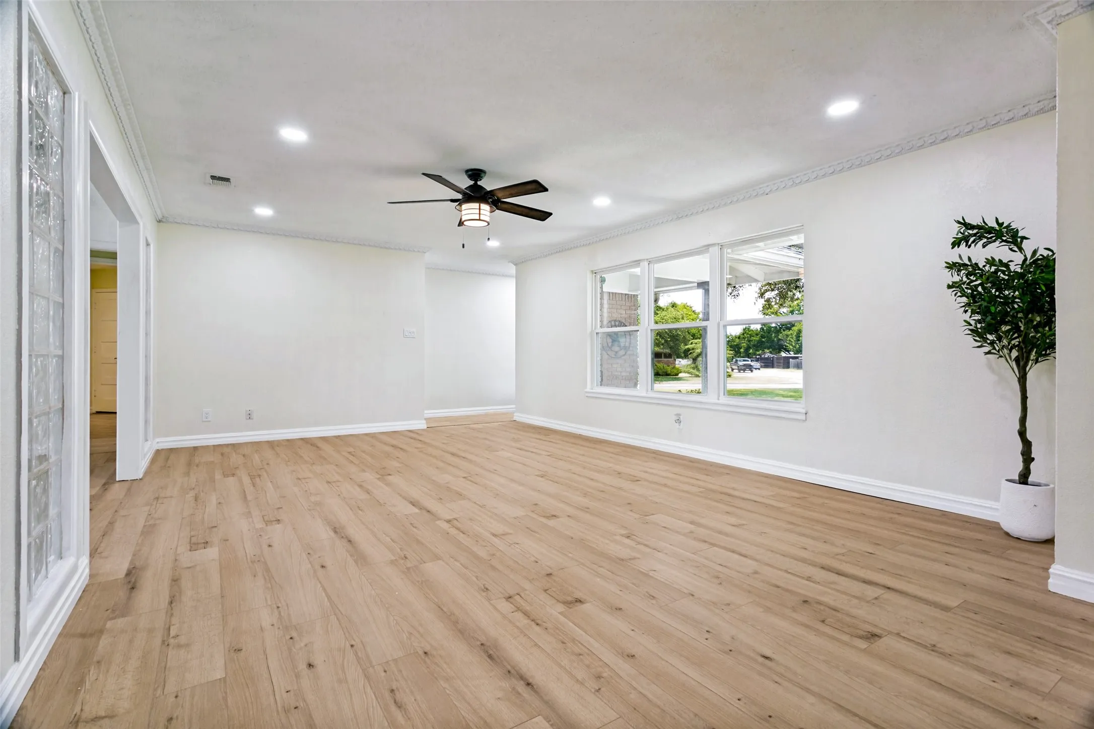 1st living area