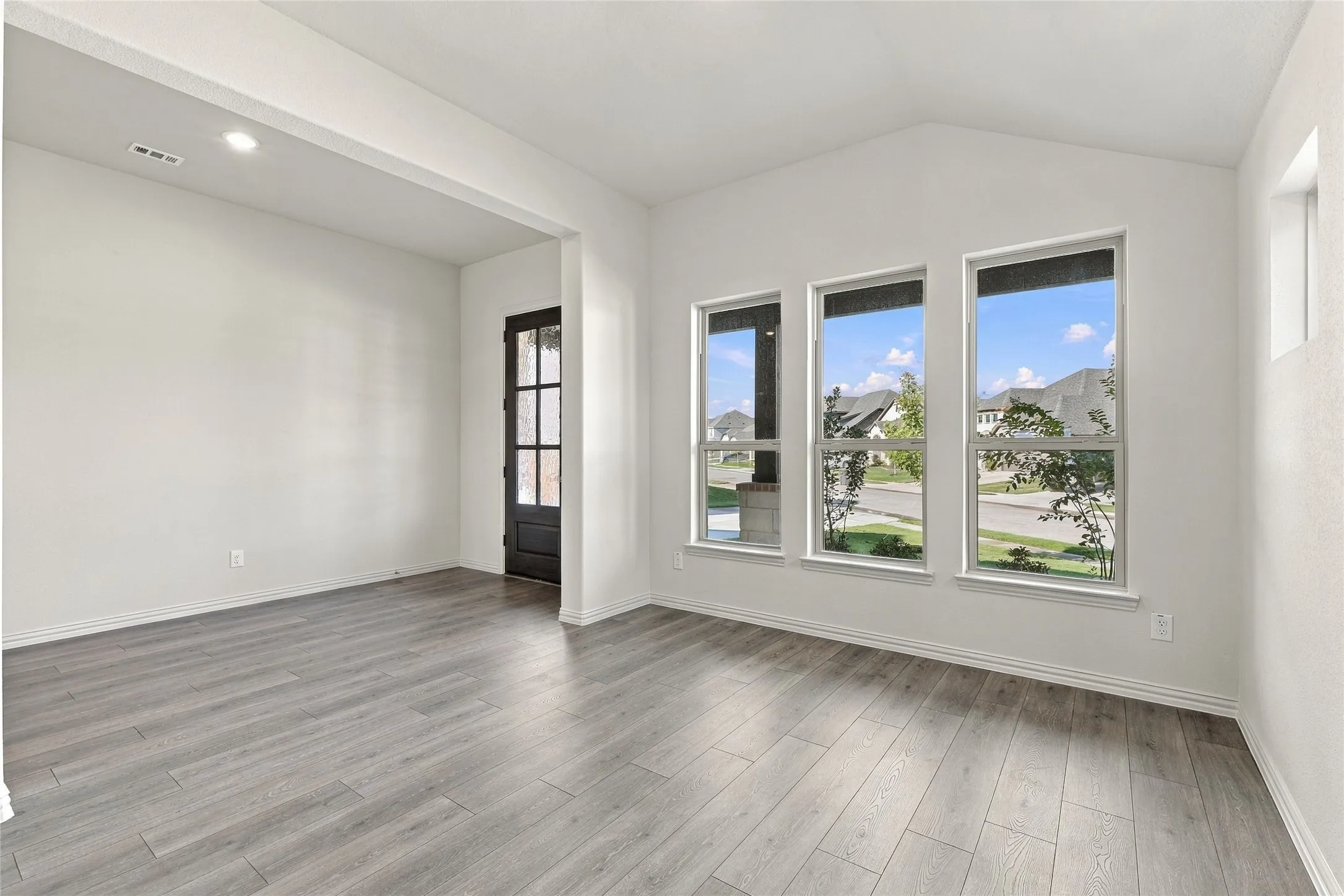 Single Family Residence For Sale in Ellis County , 1122 Rothland Court, Red Oak, Texas 75154, 3 Bedroom, 2 Bathroom, 2 Garage spaces, 2,016 Sqft, built in 2026, mls#21277552, Real Estate Agent in Red Oak, Homes For Sale in Ellis county, Homes For Sale in Red Oak, Realtor in Red Oak Texas, Real Estate Brokerage Independent Realty Texas, Luminita Cordes Realtor