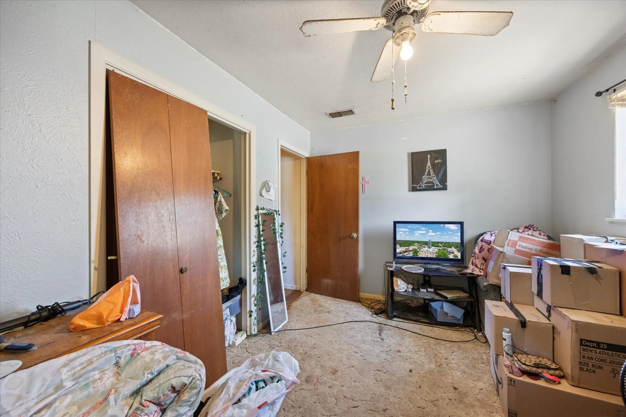 Single Family Residence For Sale in Erath County , 765 W Park Street, Stephenville, Texas 76401, 2 Bedroom, 2 Bathroom, Garage spaces, 1,459 Sqft, built in 1976, mls#21334607, Real Estate Agent in Stephenville, Homes For Sale in Erath county, Homes For Sale in Stephenville, Realtor in Stephenville Texas, Real Estate Brokerage Independent Realty Texas, Luminita Cordes Realtor