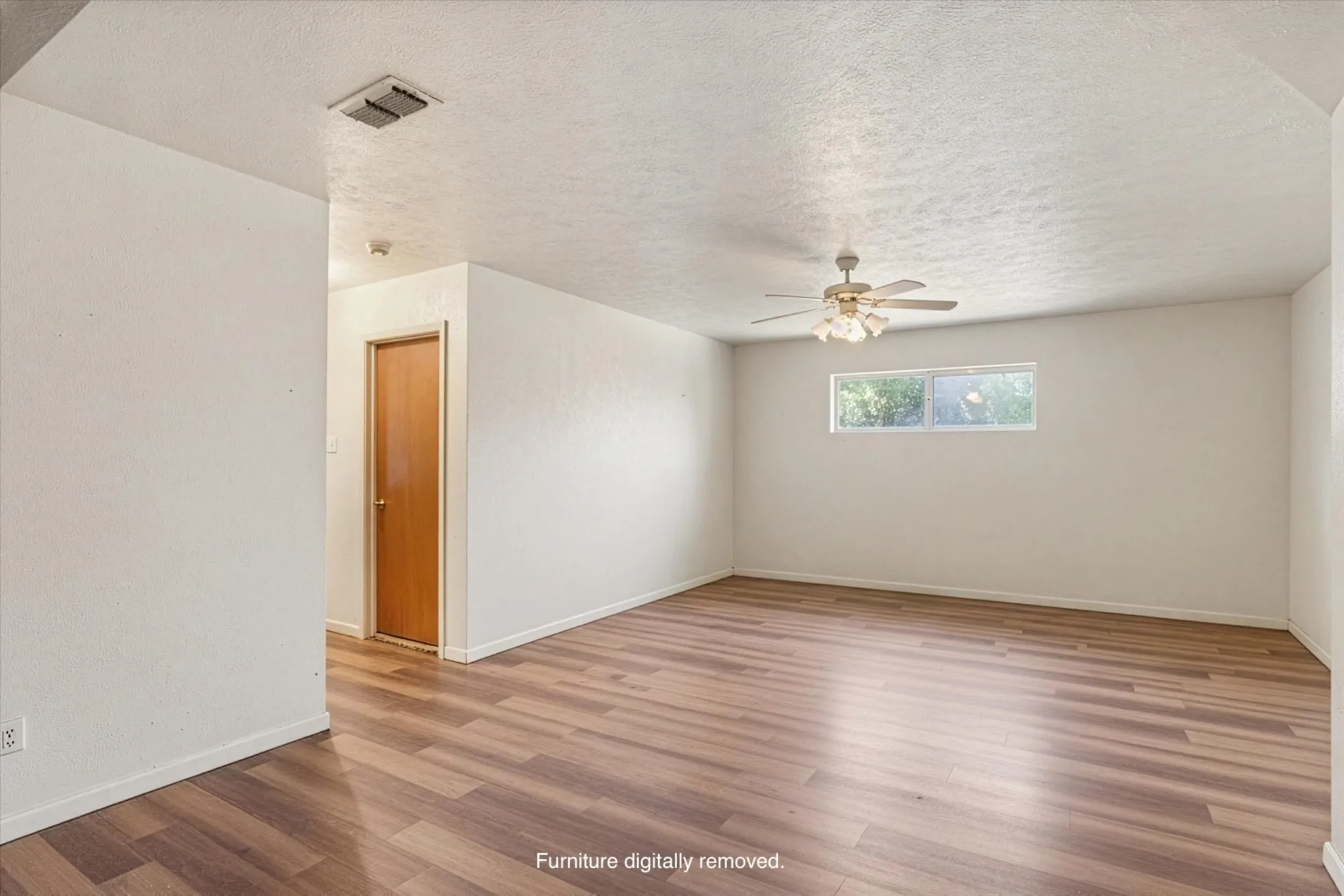 Single Family Residence For Sale in Erath County , 765 W Park Street, Stephenville, Texas 76401, 2 Bedroom, 2 Bathroom, Garage spaces, 1,459 Sqft, built in 1976, mls#21334607, Real Estate Agent in Stephenville, Homes For Sale in Erath county, Homes For Sale in Stephenville, Realtor in Stephenville Texas, Real Estate Brokerage Independent Realty Texas, Luminita Cordes Realtor