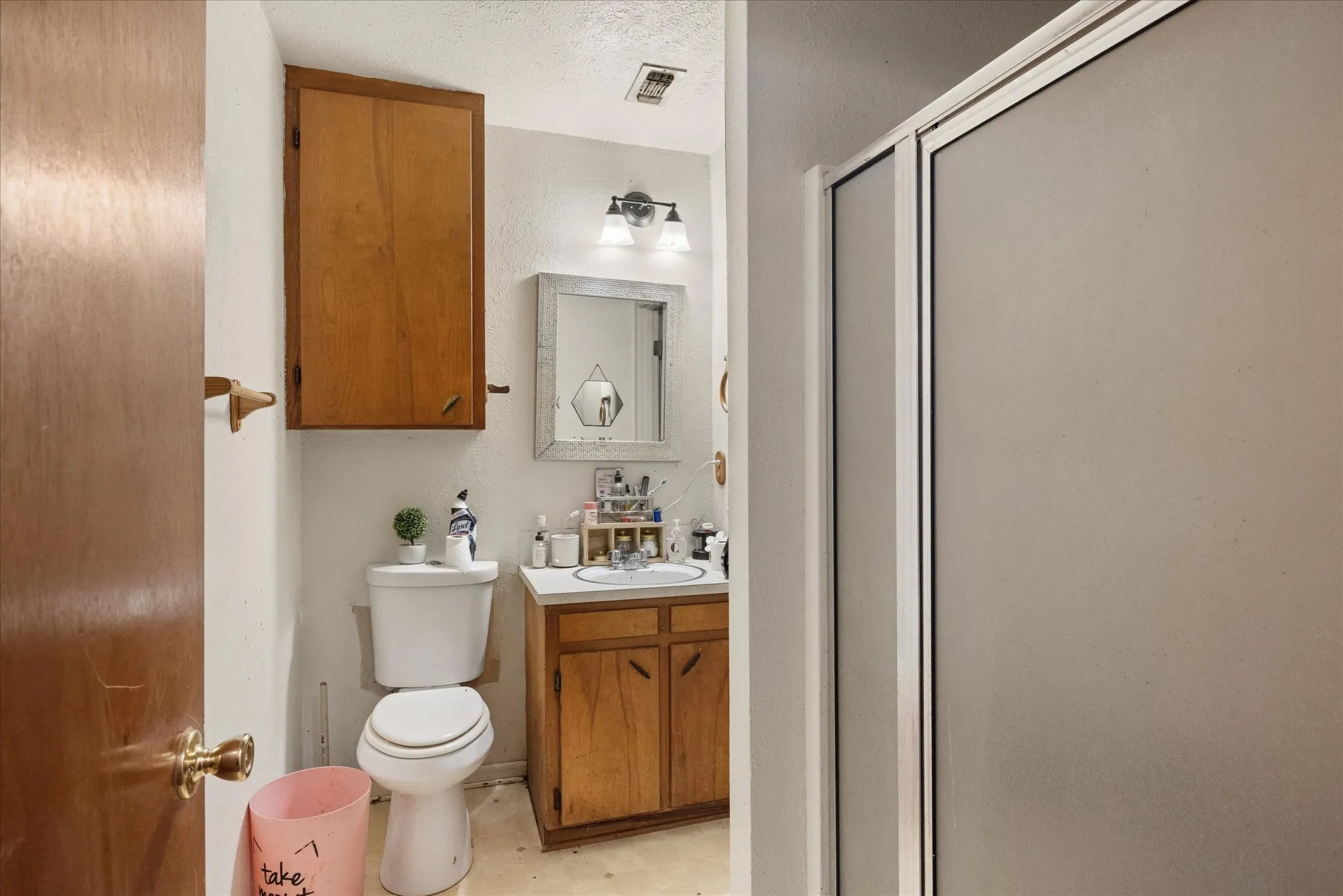 Single Family Residence For Sale in Erath County , 765 W Park Street, Stephenville, Texas 76401, 2 Bedroom, 2 Bathroom, Garage spaces, 1,459 Sqft, built in 1976, mls#21334607, Real Estate Agent in Stephenville, Homes For Sale in Erath county, Homes For Sale in Stephenville, Realtor in Stephenville Texas, Real Estate Brokerage Independent Realty Texas, Luminita Cordes Realtor