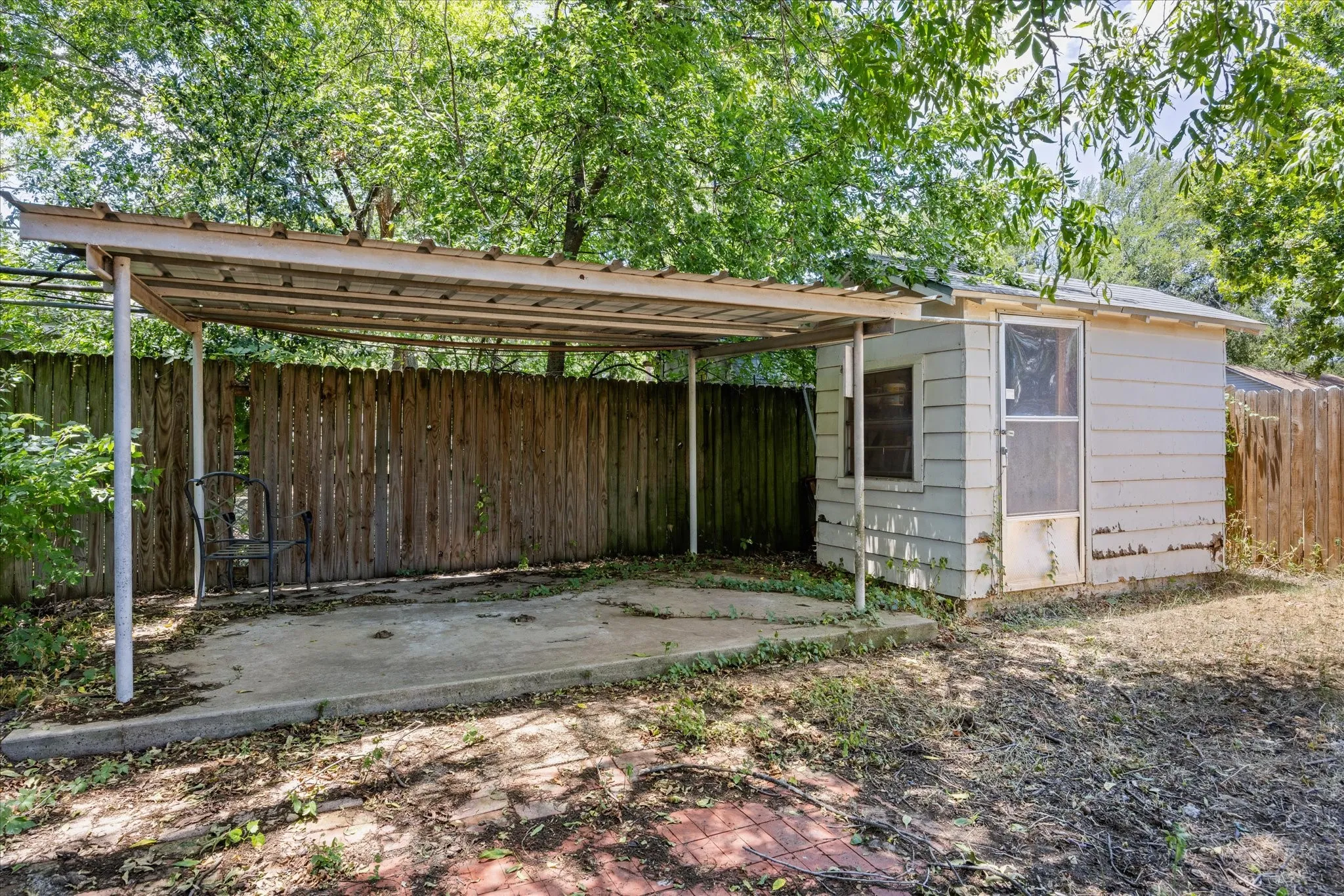 Single Family Residence For Sale in Erath County , 765 W Park Street, Stephenville, Texas 76401, 2 Bedroom, 2 Bathroom, Garage spaces, 1,459 Sqft, built in 1976, mls#21334607, Real Estate Agent in Stephenville, Homes For Sale in Erath county, Homes For Sale in Stephenville, Realtor in Stephenville Texas, Real Estate Brokerage Independent Realty Texas, Luminita Cordes Realtor