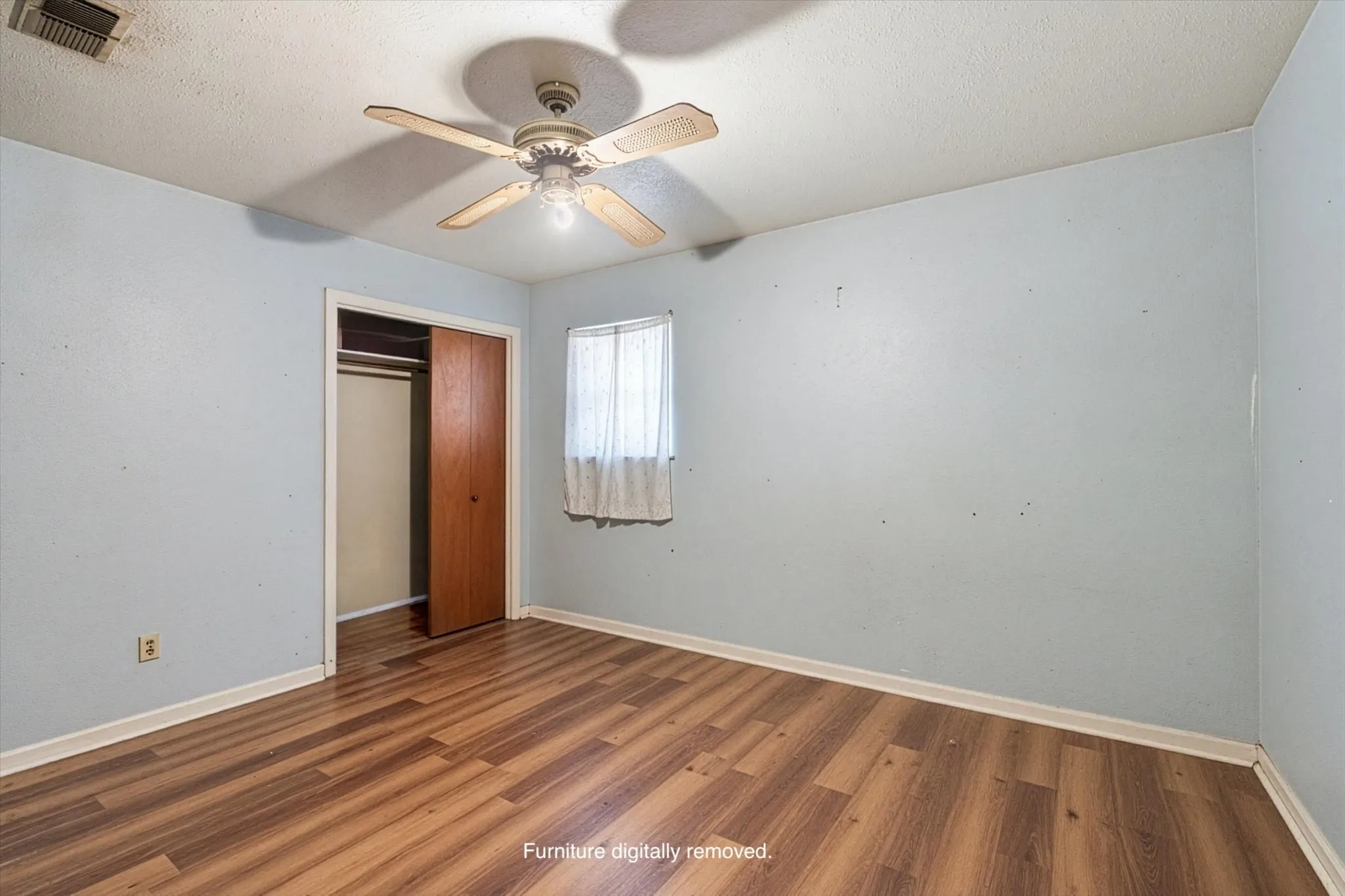 Single Family Residence For Sale in Erath County , 765 W Park Street, Stephenville, Texas 76401, 2 Bedroom, 2 Bathroom, Garage spaces, 1,459 Sqft, built in 1976, mls#21334607, Real Estate Agent in Stephenville, Homes For Sale in Erath county, Homes For Sale in Stephenville, Realtor in Stephenville Texas, Real Estate Brokerage Independent Realty Texas, Luminita Cordes Realtor
