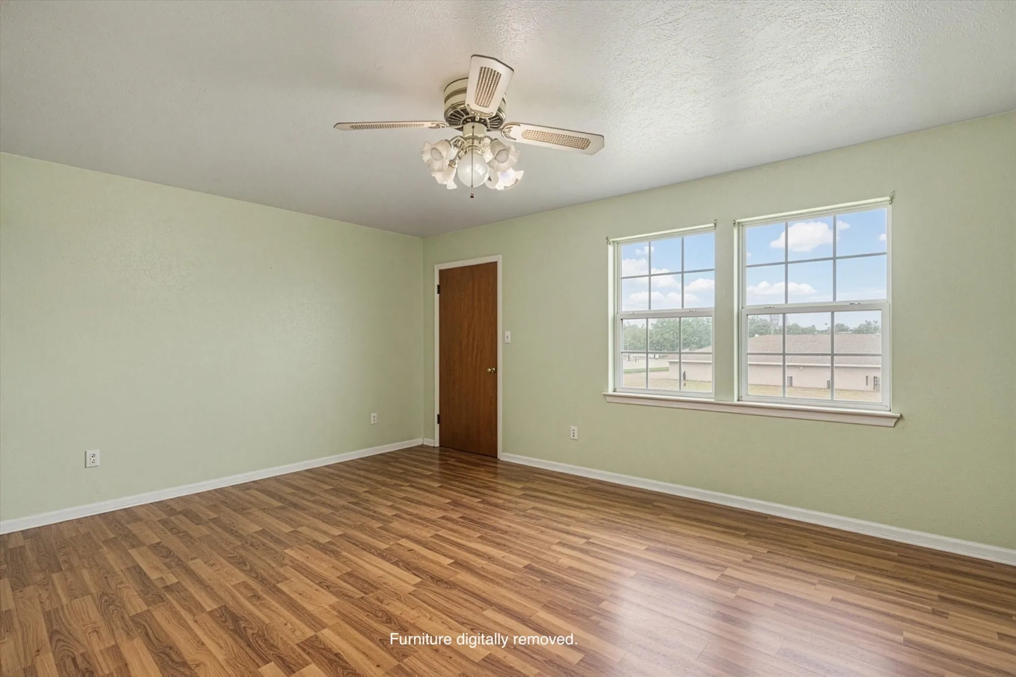 Single Family Residence For Sale in Erath County , 765 W Park Street, Stephenville, Texas 76401, 2 Bedroom, 2 Bathroom, Garage spaces, 1,459 Sqft, built in 1976, mls#21334607, Real Estate Agent in Stephenville, Homes For Sale in Erath county, Homes For Sale in Stephenville, Realtor in Stephenville Texas, Real Estate Brokerage Independent Realty Texas, Luminita Cordes Realtor