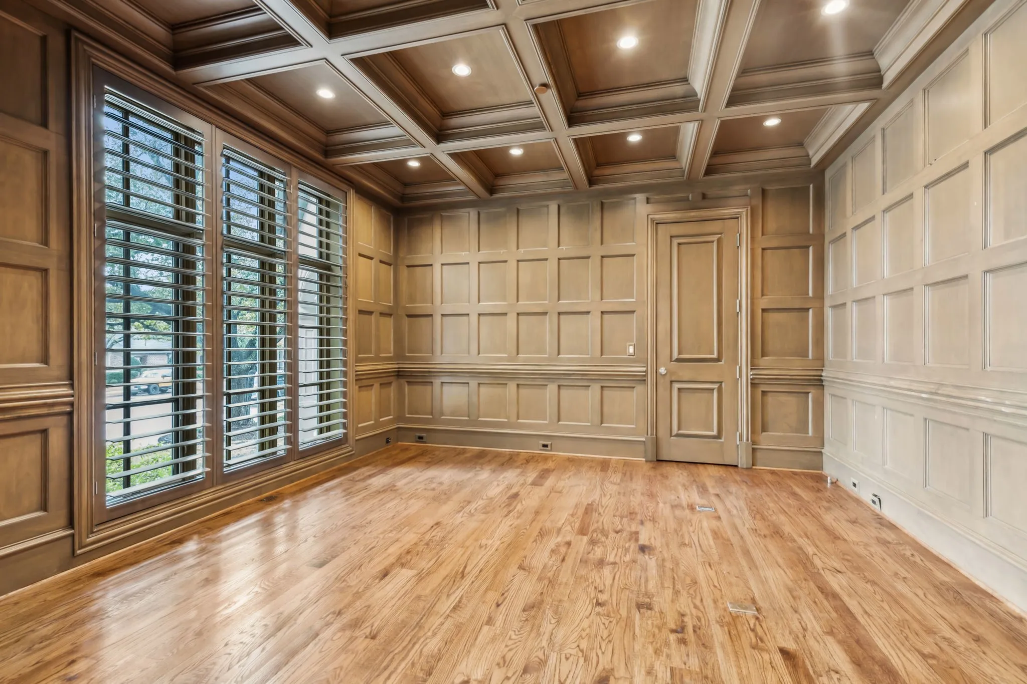 Solid wood surround with exceptional detailing.