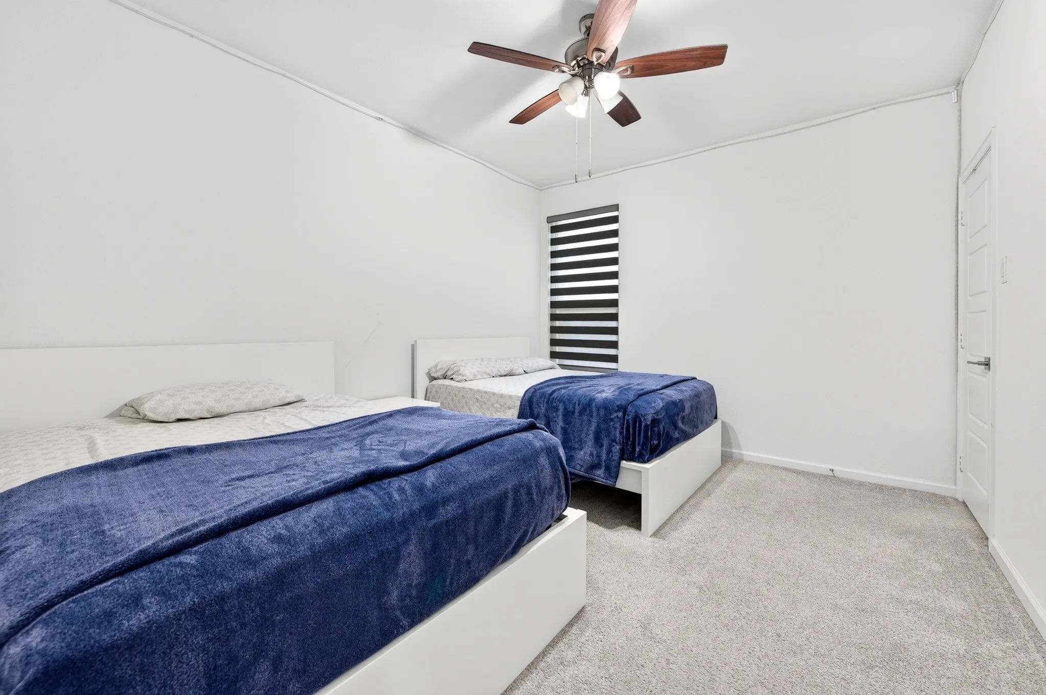 Single Family Residence For Sale in Collin County , 4000 Nightingale Street, Celina, Texas 75009, 5 Bedroom, 4 Bathroom, 2 Garage spaces, 2,819 Sqft, built in 2021, mls#21334390, Real Estate Agent in Celina, Homes For Sale in Collin county, Homes For Sale in Celina, Realtor in Celina Texas, Real Estate Brokerage Independent Realty Texas, Luminita Cordes Realtor