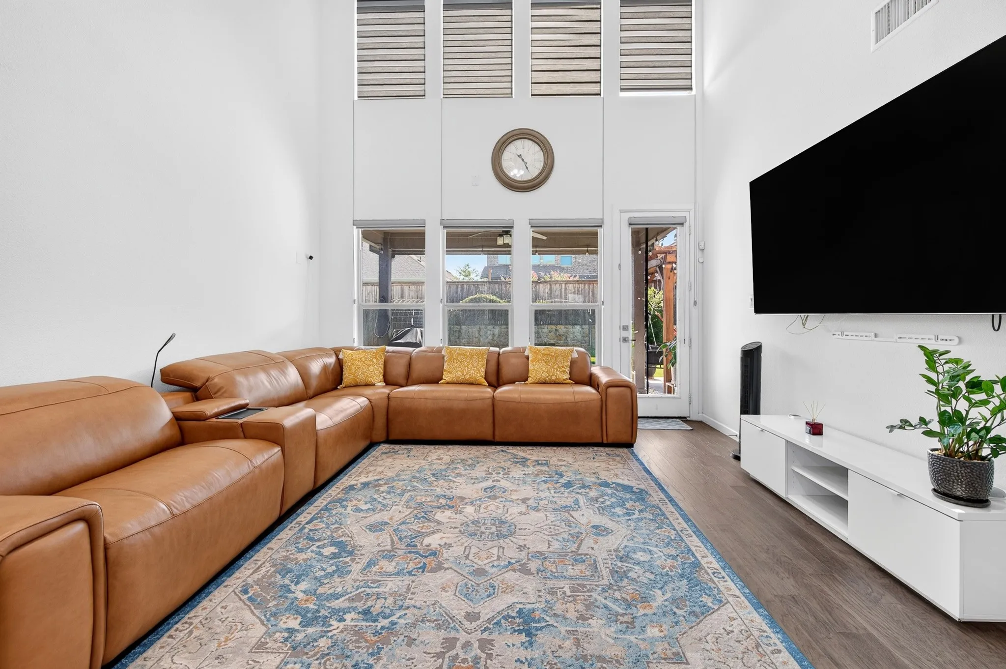Single Family Residence For Sale in Collin County , 4000 Nightingale Street, Celina, Texas 75009, 5 Bedroom, 4 Bathroom, 2 Garage spaces, 2,819 Sqft, built in 2021, mls#21334390, Real Estate Agent in Celina, Homes For Sale in Collin county, Homes For Sale in Celina, Realtor in Celina Texas, Real Estate Brokerage Independent Realty Texas, Luminita Cordes Realtor