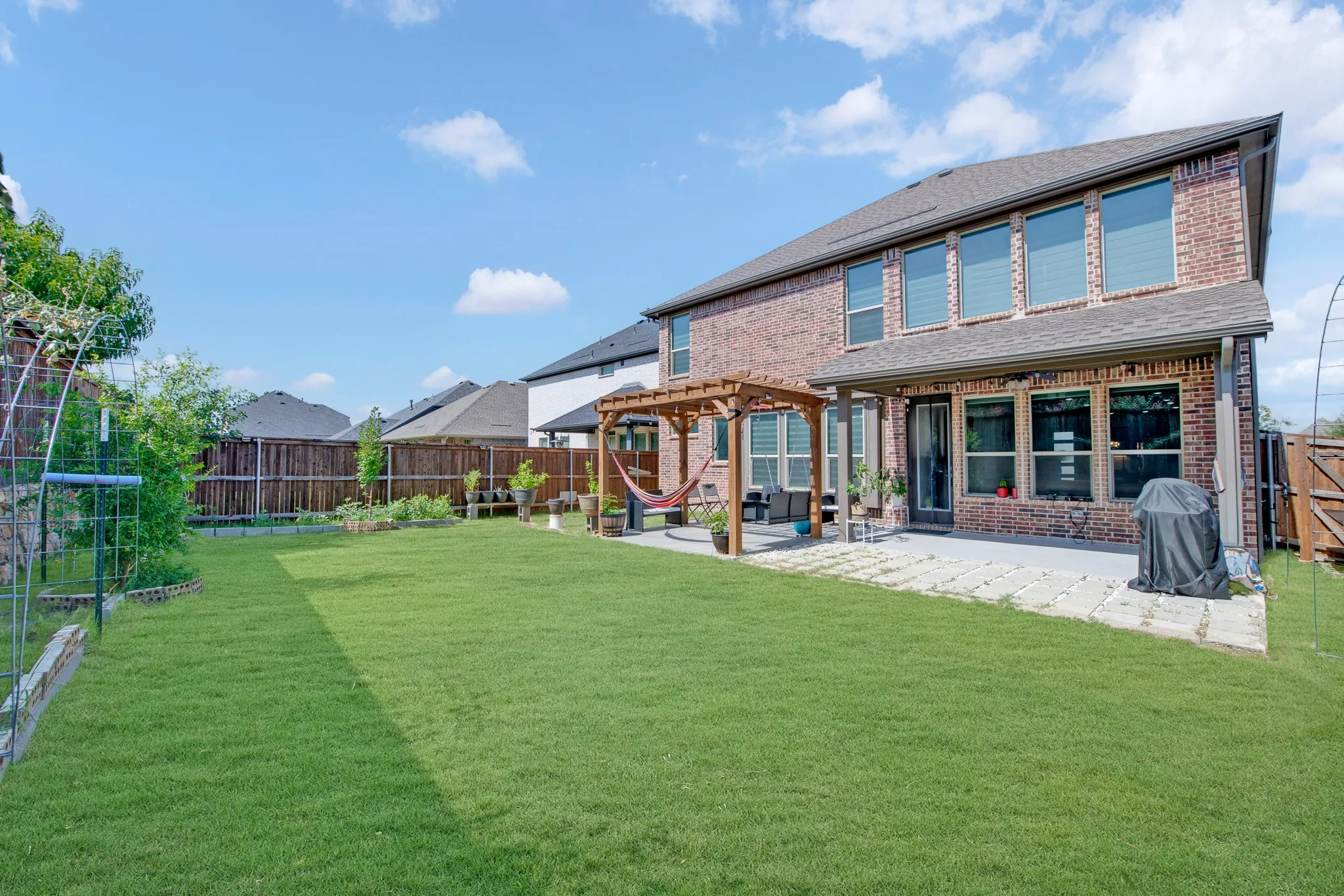Single Family Residence For Sale in Collin County , 4000 Nightingale Street, Celina, Texas 75009, 5 Bedroom, 4 Bathroom, 2 Garage spaces, 2,819 Sqft, built in 2021, mls#21334390, Real Estate Agent in Celina, Homes For Sale in Collin county, Homes For Sale in Celina, Realtor in Celina Texas, Real Estate Brokerage Independent Realty Texas, Luminita Cordes Realtor