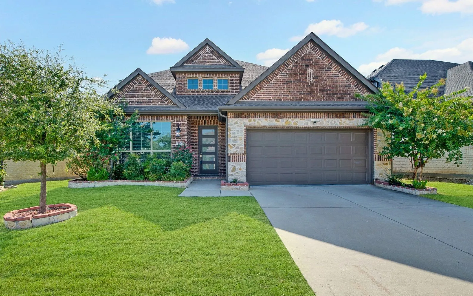 Single Family Residence For Sale in Collin County , 4000 Nightingale Street, Celina, Texas 75009, 5 Bedroom, 4 Bathroom, 2 Garage spaces, 2,819 Sqft, built in 2021, mls#21334390, Real Estate Agent in Celina, Homes For Sale in Collin county, Homes For Sale in Celina, Realtor in Celina Texas, Real Estate Brokerage Independent Realty Texas, Luminita Cordes Realtor