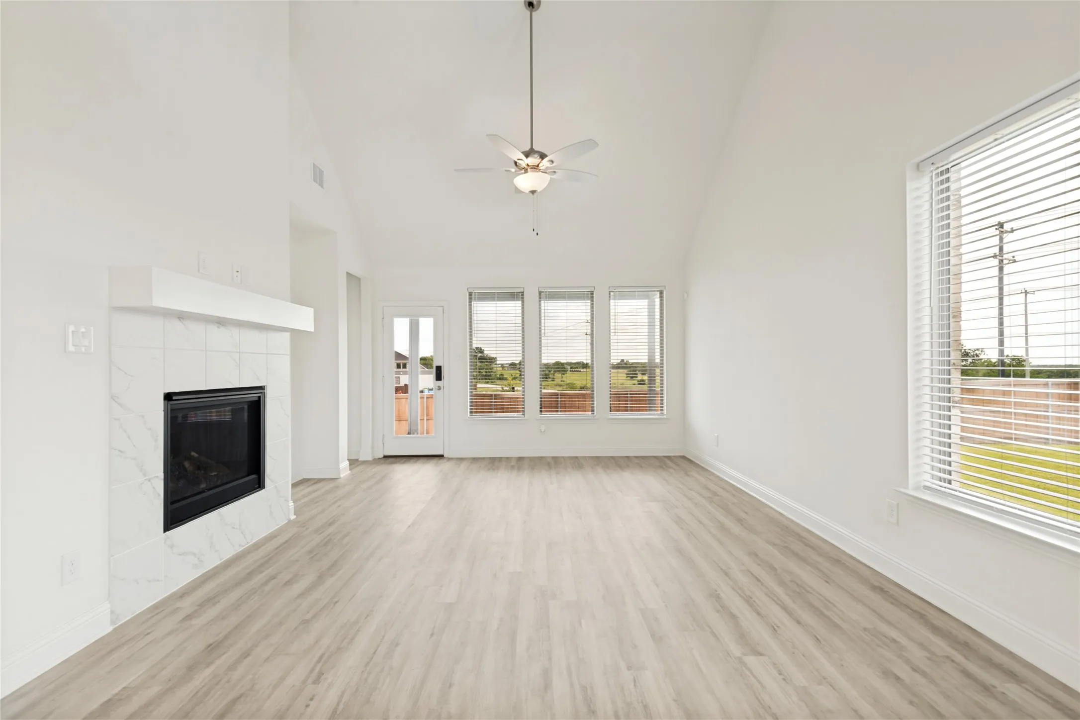 Single Family Residence For Sale in Kaufman County , 3800 Summerfield Drive, Crandall, Texas 75114, 4 Bedroom, 3 Bathroom, 2 Garage spaces, 2,123 Sqft, built in 2024, mls#21334621, Real Estate Agent in Crandall, Homes For Sale in Kaufman county, Homes For Sale in Crandall, Realtor in Crandall Texas, Real Estate Brokerage Independent Realty Texas, Luminita Cordes Realtor