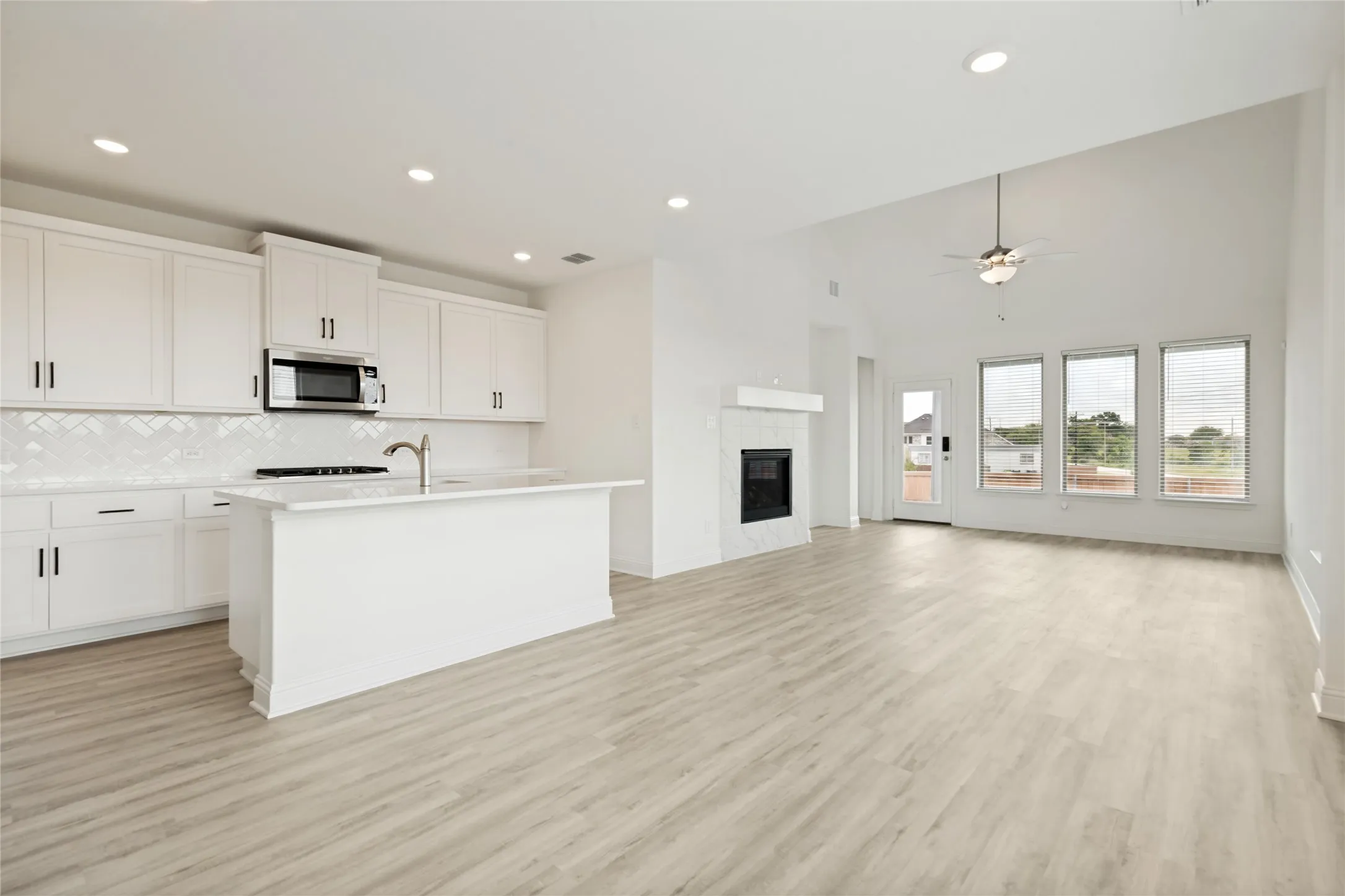 Single Family Residence For Sale in Kaufman County , 3800 Summerfield Drive, Crandall, Texas 75114, 4 Bedroom, 3 Bathroom, 2 Garage spaces, 2,123 Sqft, built in 2024, mls#21334621, Real Estate Agent in Crandall, Homes For Sale in Kaufman county, Homes For Sale in Crandall, Realtor in Crandall Texas, Real Estate Brokerage Independent Realty Texas, Luminita Cordes Realtor