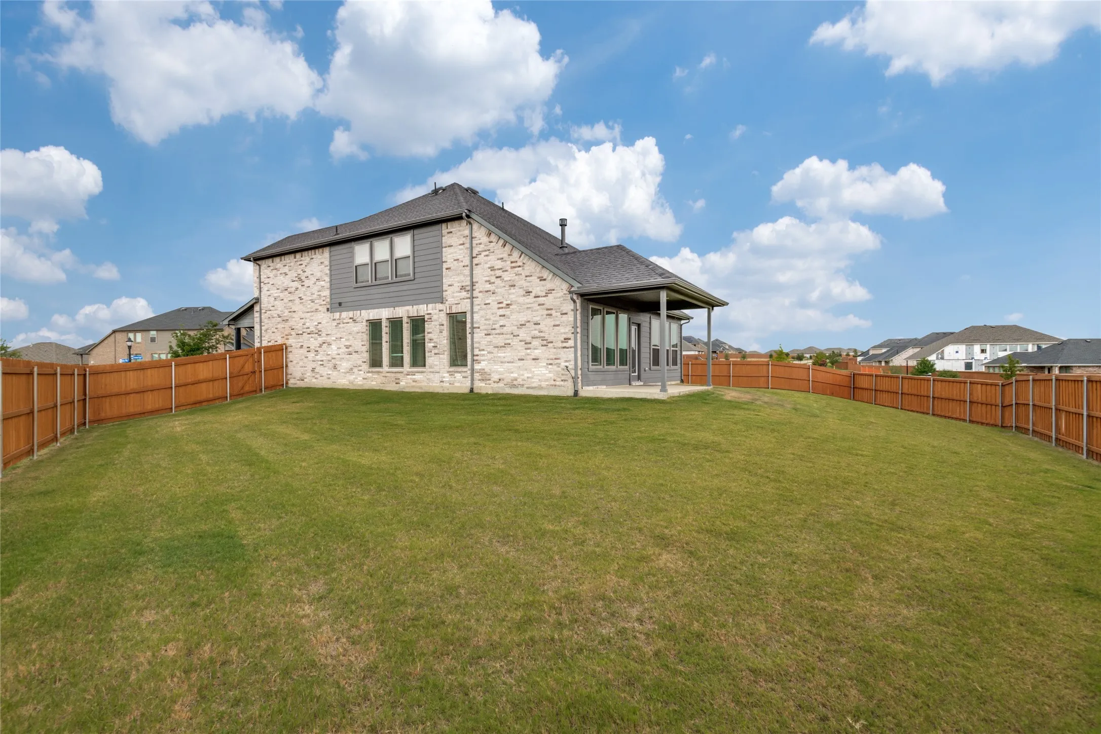 Single Family Residence For Sale in Kaufman County , 3800 Summerfield Drive, Crandall, Texas 75114, 4 Bedroom, 3 Bathroom, 2 Garage spaces, 2,123 Sqft, built in 2024, mls#21334621, Real Estate Agent in Crandall, Homes For Sale in Kaufman county, Homes For Sale in Crandall, Realtor in Crandall Texas, Real Estate Brokerage Independent Realty Texas, Luminita Cordes Realtor