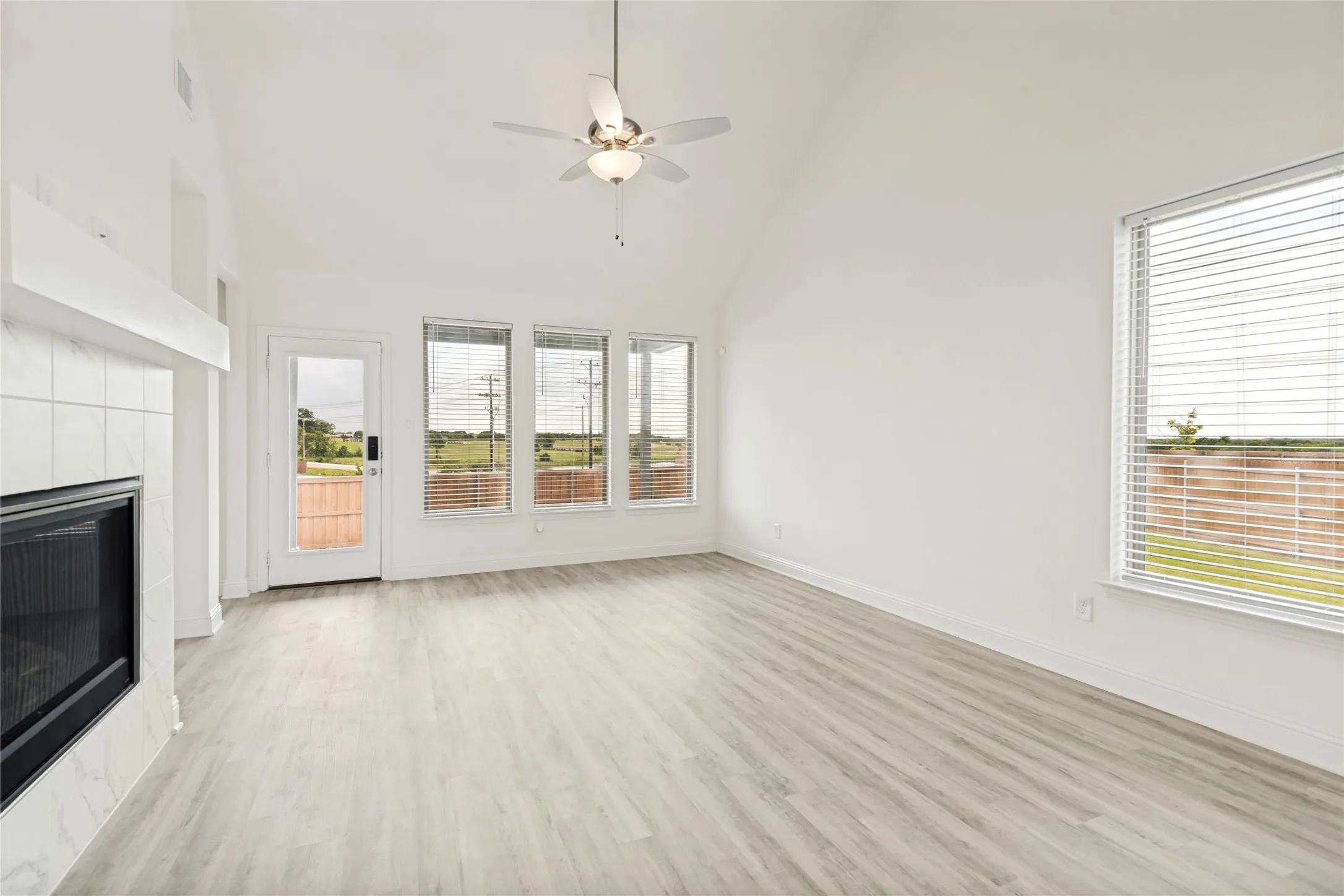 Single Family Residence For Sale in Kaufman County , 3800 Summerfield Drive, Crandall, Texas 75114, 4 Bedroom, 3 Bathroom, 2 Garage spaces, 2,123 Sqft, built in 2024, mls#21334621, Real Estate Agent in Crandall, Homes For Sale in Kaufman county, Homes For Sale in Crandall, Realtor in Crandall Texas, Real Estate Brokerage Independent Realty Texas, Luminita Cordes Realtor