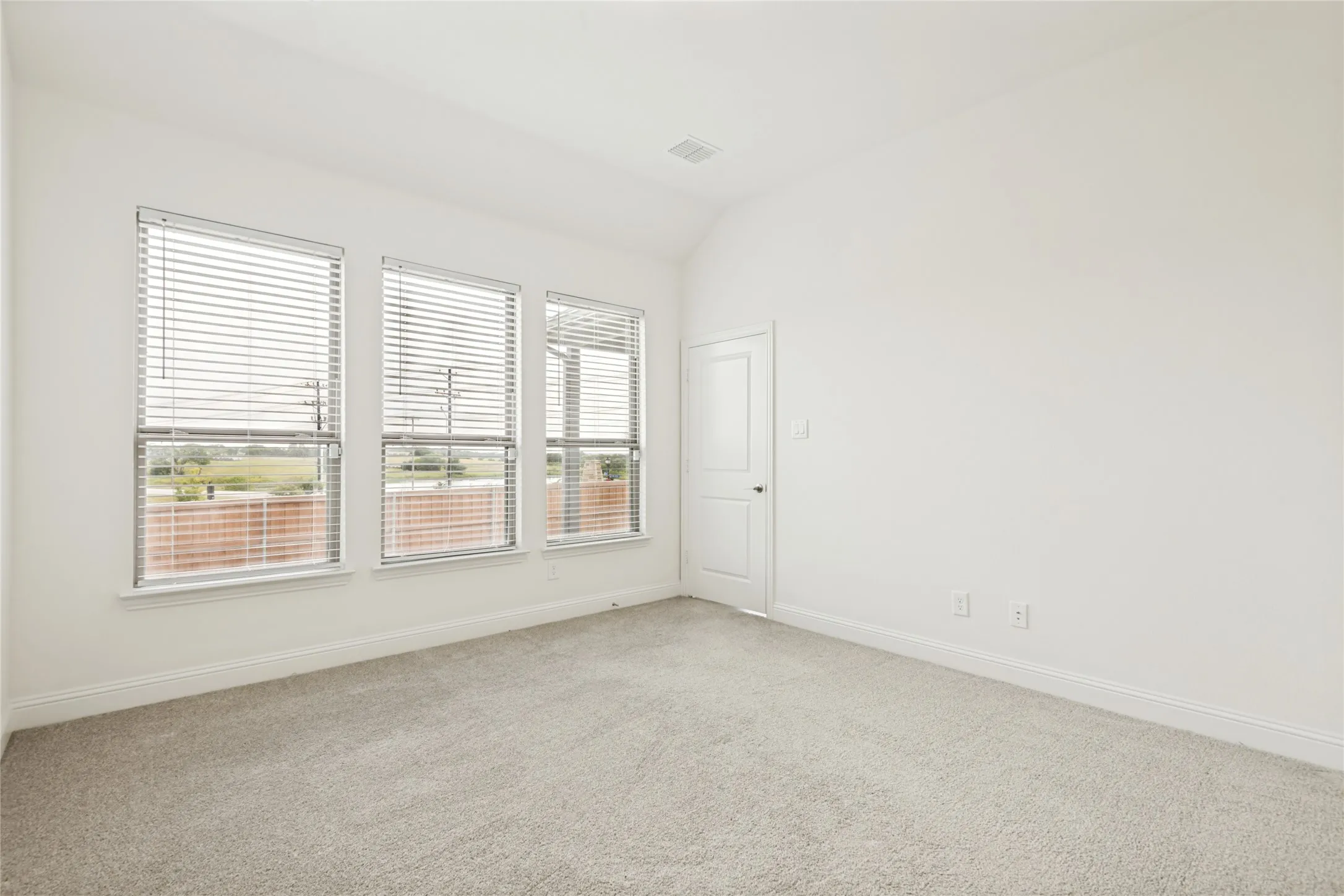 Single Family Residence For Sale in Kaufman County , 3800 Summerfield Drive, Crandall, Texas 75114, 4 Bedroom, 3 Bathroom, 2 Garage spaces, 2,123 Sqft, built in 2024, mls#21334621, Real Estate Agent in Crandall, Homes For Sale in Kaufman county, Homes For Sale in Crandall, Realtor in Crandall Texas, Real Estate Brokerage Independent Realty Texas, Luminita Cordes Realtor