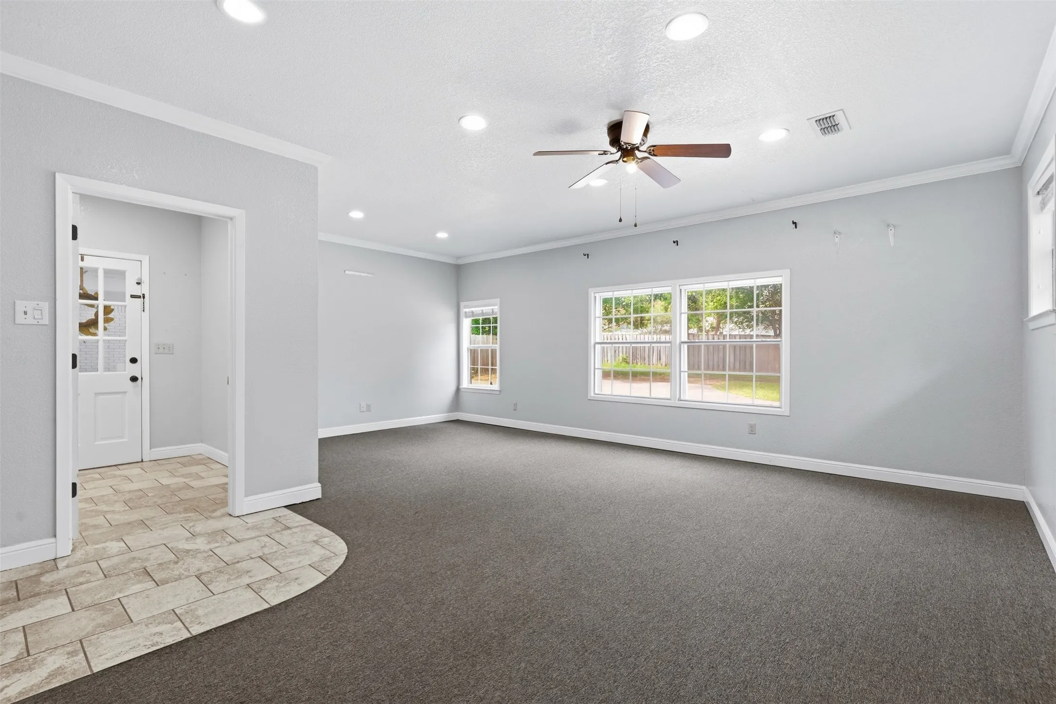 Single Family Residence For Sale in Johnson County , 908 W Westhill Drive, Cleburne, Texas 76033, 3 Bedroom, 2 Bathroom, Garage spaces, 2,574 Sqft, built in 1956, mls#21334386, Real Estate Agent in Cleburne, Homes For Sale in Johnson county, Homes For Sale in Cleburne, Realtor in Cleburne Texas, Real Estate Brokerage Independent Realty Texas, Luminita Cordes Realtor