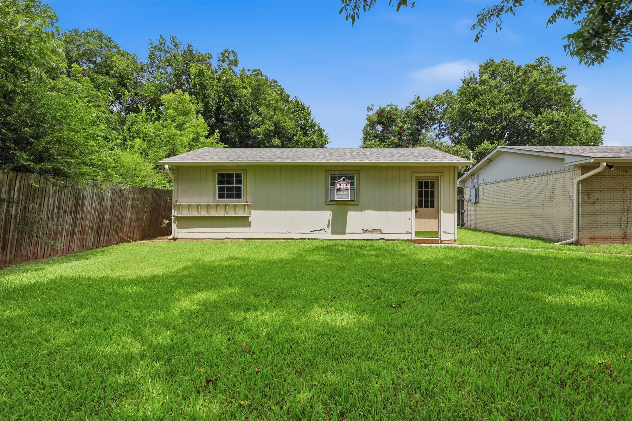 Single Family Residence For Sale in Johnson County , 908 W Westhill Drive, Cleburne, Texas 76033, 3 Bedroom, 2 Bathroom, Garage spaces, 2,574 Sqft, built in 1956, mls#21334386, Real Estate Agent in Cleburne, Homes For Sale in Johnson county, Homes For Sale in Cleburne, Realtor in Cleburne Texas, Real Estate Brokerage Independent Realty Texas, Luminita Cordes Realtor