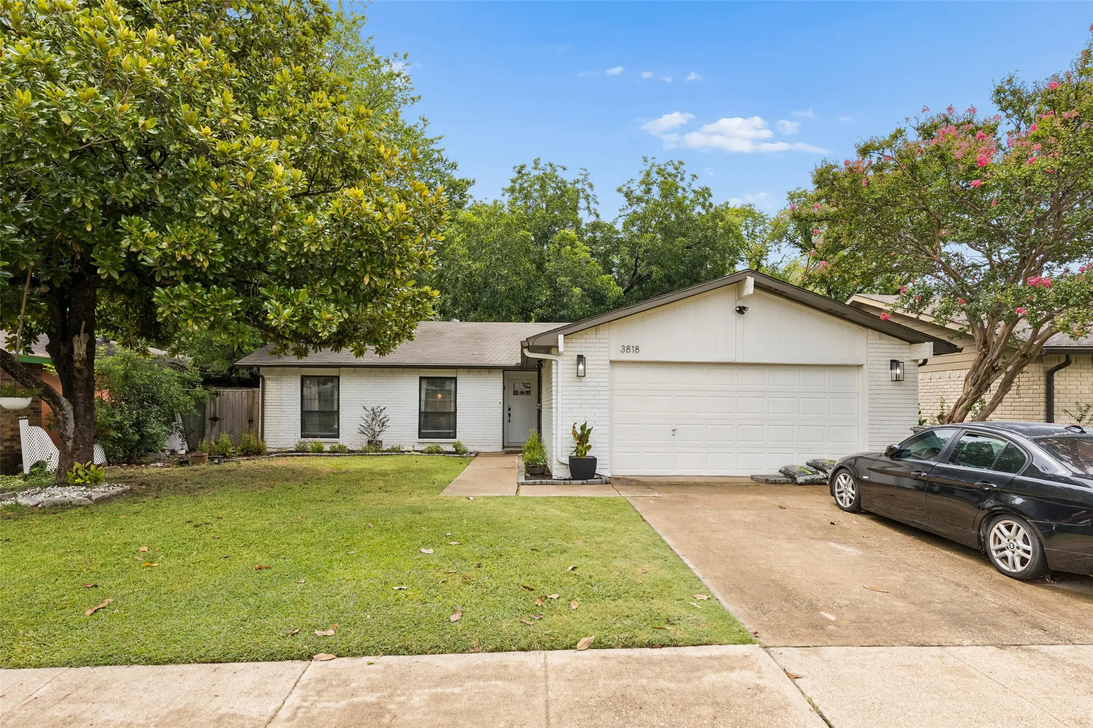 Single Family Residence For Rent in Dallas County , 3818 Ruidosa Avenue, Dallas, Texas 75228, 3 Bedrooms, 2 Bathrooms, 2 Garage spaces, 1,924 Sqft, built in 1978, Price $2,950, mls#21331275, Real Estate Agent in Dallas, Homes For Rent in Dallas county, Homes For Rent in Dallas, Realtor in Dallas Texas, Real Estate Brokerage Independent Realty Texas, Luminita Cordes Realtor