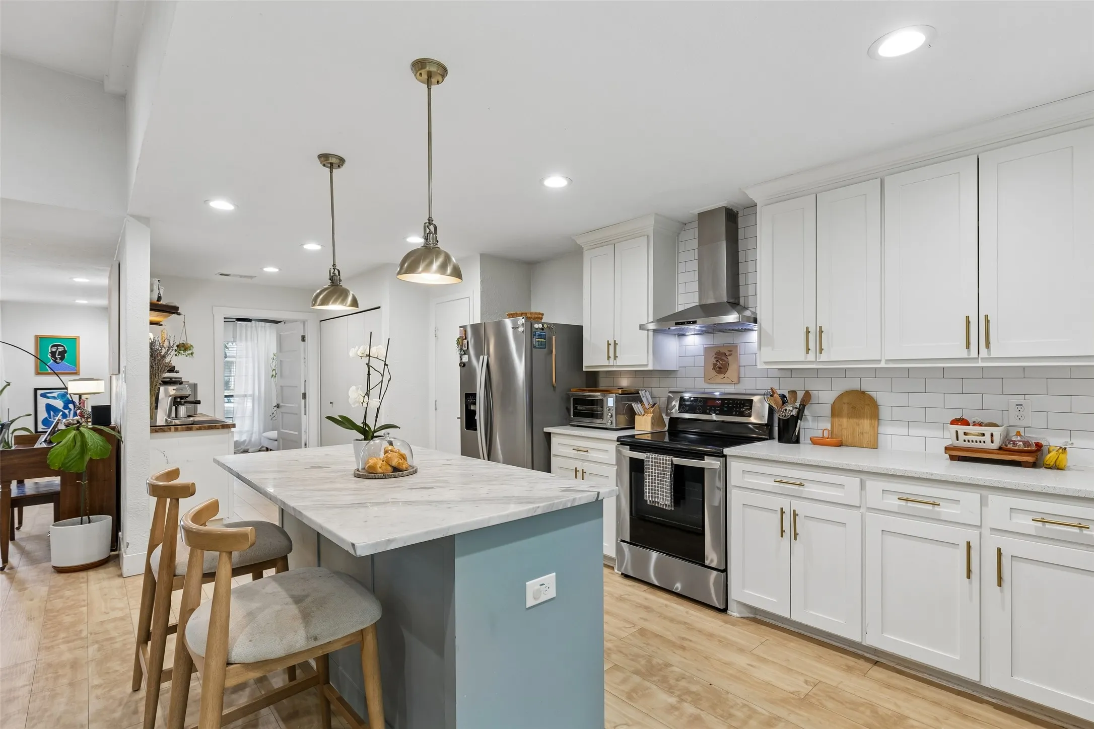 Single Family Residence For Rent in Dallas County , 3818 Ruidosa Avenue, Dallas, Texas 75228, 3 Bedrooms, 2 Bathrooms, 2 Garage spaces, 1,924 Sqft, built in 1978, Price $2,950, mls#21331275, Real Estate Agent in Dallas, Homes For Rent in Dallas county, Homes For Rent in Dallas, Realtor in Dallas Texas, Real Estate Brokerage Independent Realty Texas, Luminita Cordes Realtor