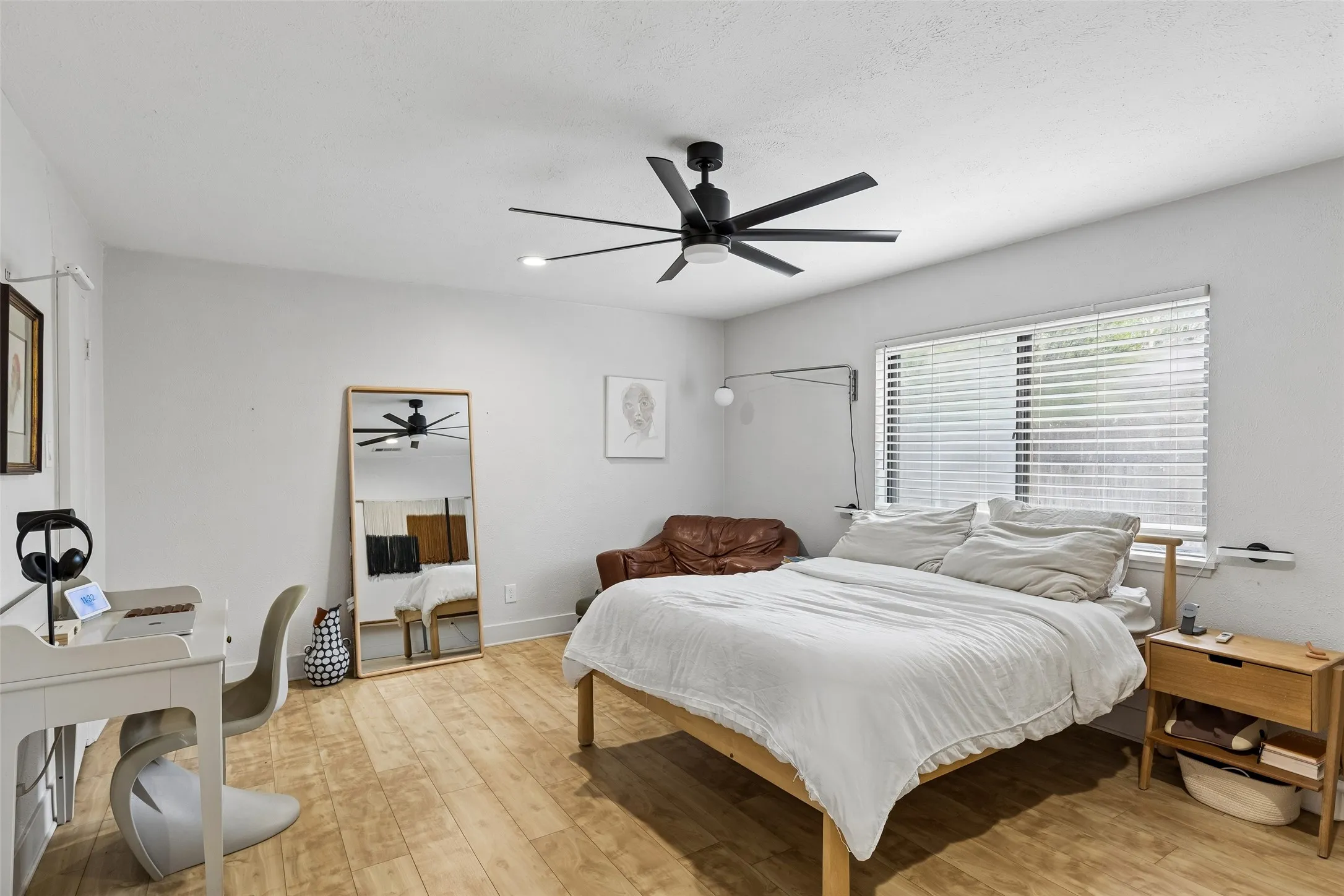 Single Family Residence For Rent in Dallas County , 3818 Ruidosa Avenue, Dallas, Texas 75228, 3 Bedrooms, 2 Bathrooms, 2 Garage spaces, 1,924 Sqft, built in 1978, Price $2,950, mls#21331275, Real Estate Agent in Dallas, Homes For Rent in Dallas county, Homes For Rent in Dallas, Realtor in Dallas Texas, Real Estate Brokerage Independent Realty Texas, Luminita Cordes Realtor