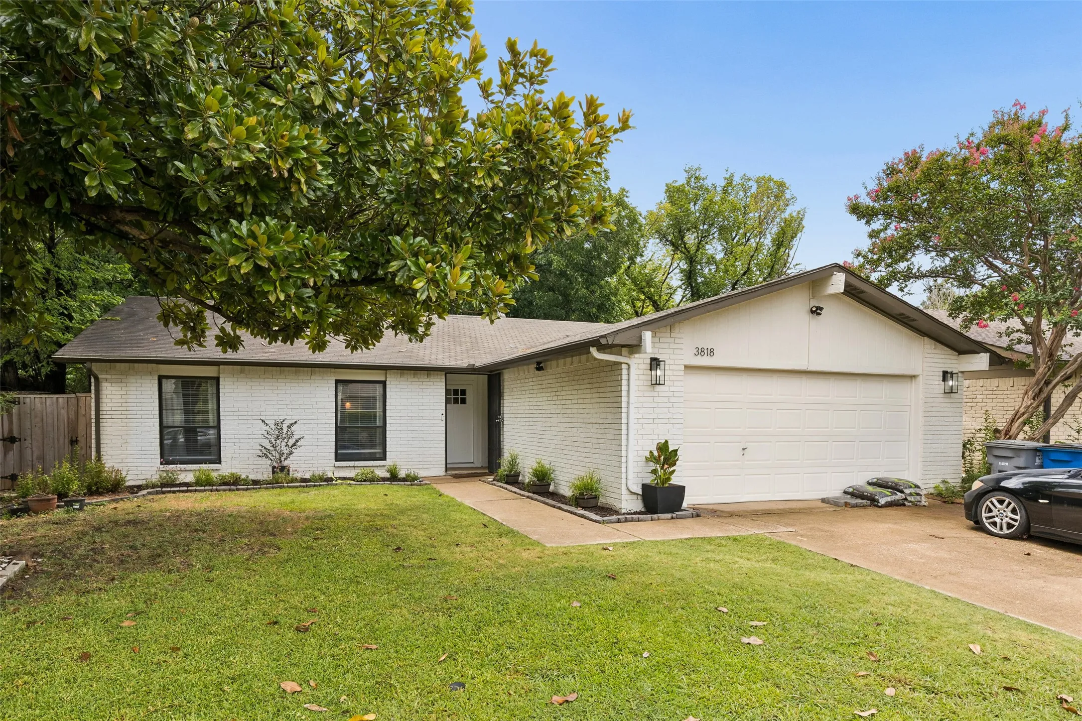 Single Family Residence For Rent in Dallas County , 3818 Ruidosa Avenue, Dallas, Texas 75228, 3 Bedrooms, 2 Bathrooms, 2 Garage spaces, 1,924 Sqft, built in 1978, Price $2,950, mls#21331275, Real Estate Agent in Dallas, Homes For Rent in Dallas county, Homes For Rent in Dallas, Realtor in Dallas Texas, Real Estate Brokerage Independent Realty Texas, Luminita Cordes Realtor