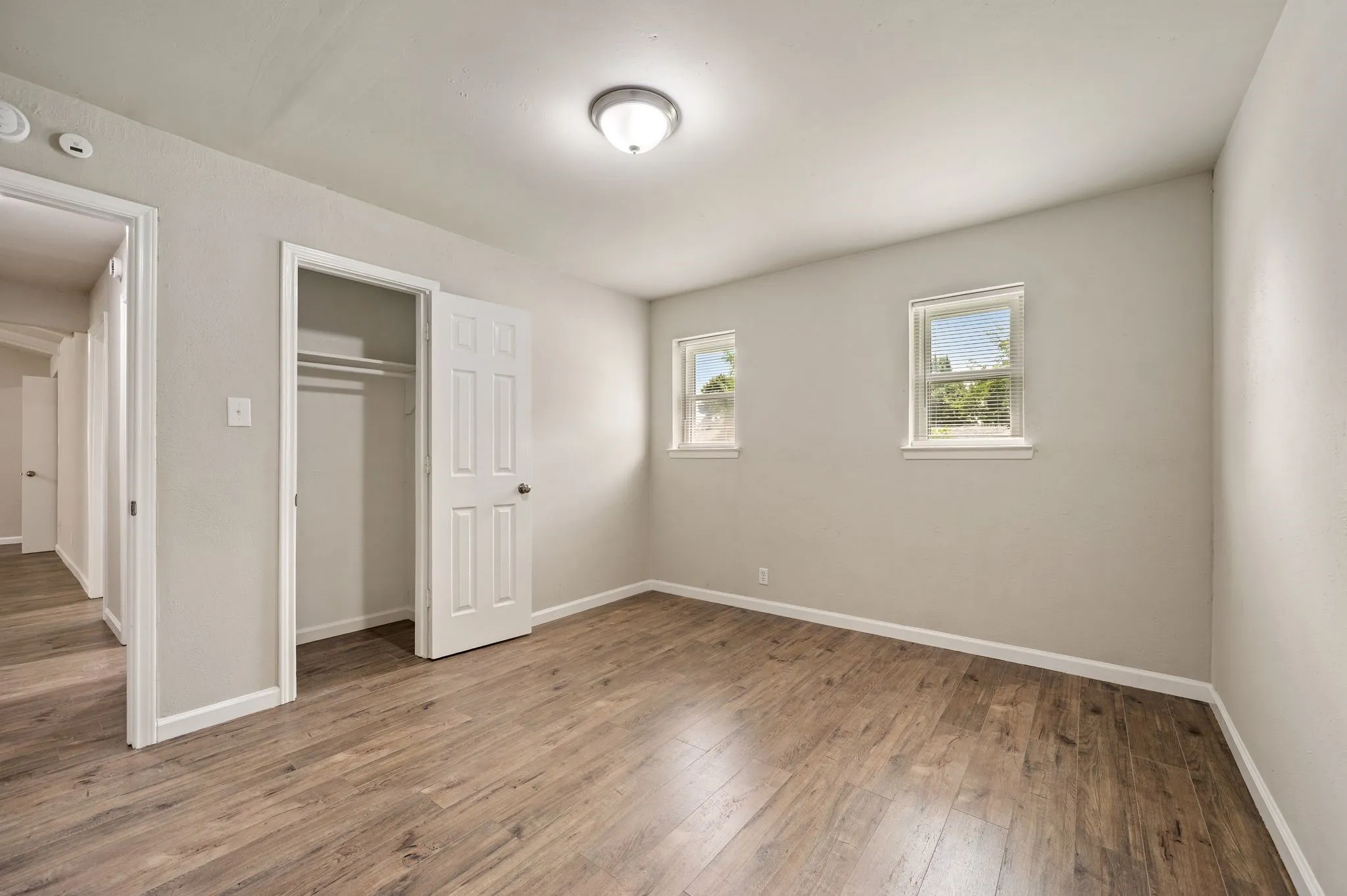 Flexible 2nd bedroom; Smoke and Carbon Monoxide detectors have all been replaced