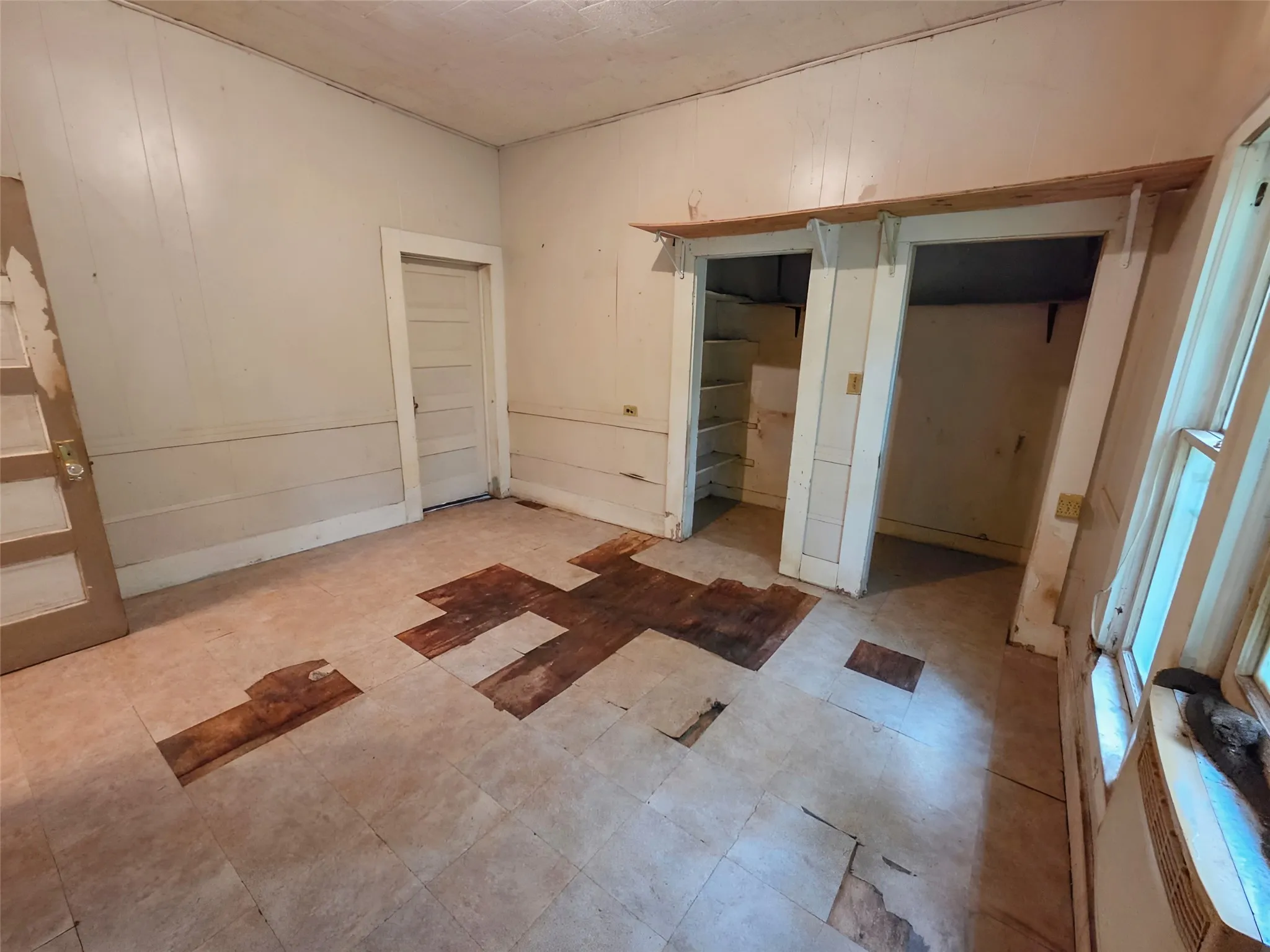 Single Family Residence For Sale in Houston County , 416 Sycamore Street, Grapeland, Texas 75844, 2 Bedroom, 1 Bathroom, Garage spaces, 1,182 Sqft, built in 1942, mls#21334648, Real Estate Agent in Grapeland, Homes For Sale in Houston county, Homes For Sale in Grapeland, Realtor in Grapeland Texas, Real Estate Brokerage Independent Realty Texas, Luminita Cordes Realtor