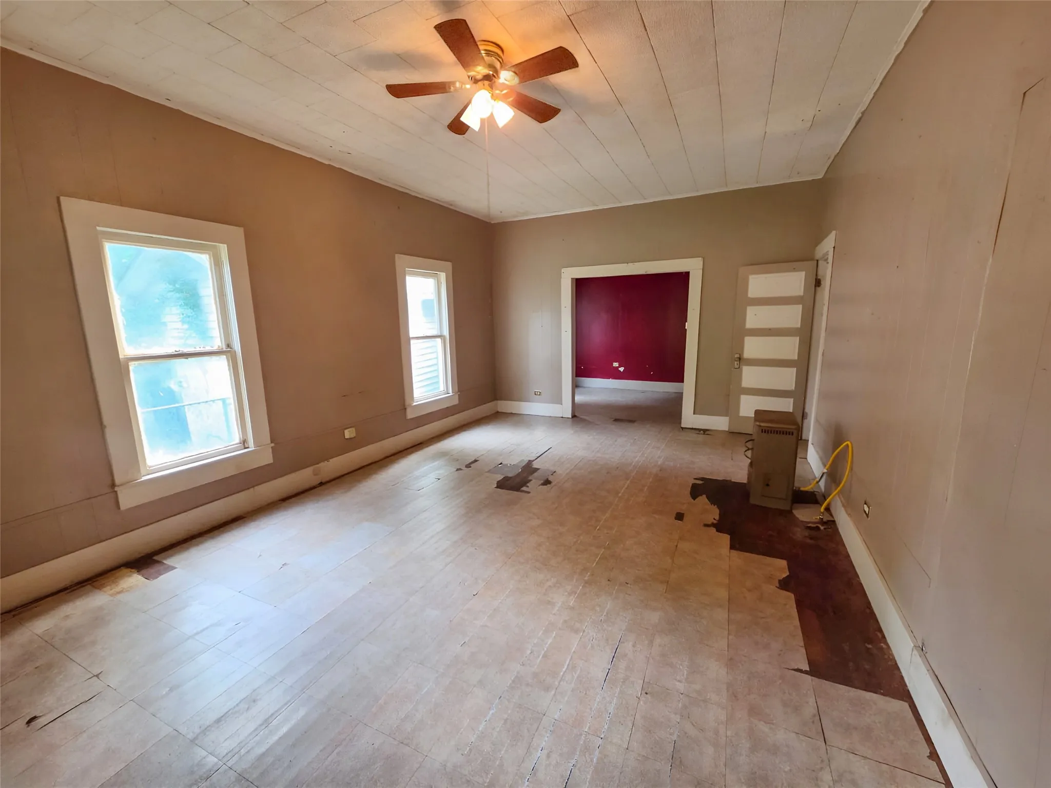 Single Family Residence For Sale in Houston County , 416 Sycamore Street, Grapeland, Texas 75844, 2 Bedroom, 1 Bathroom, Garage spaces, 1,182 Sqft, built in 1942, mls#21334648, Real Estate Agent in Grapeland, Homes For Sale in Houston county, Homes For Sale in Grapeland, Realtor in Grapeland Texas, Real Estate Brokerage Independent Realty Texas, Luminita Cordes Realtor