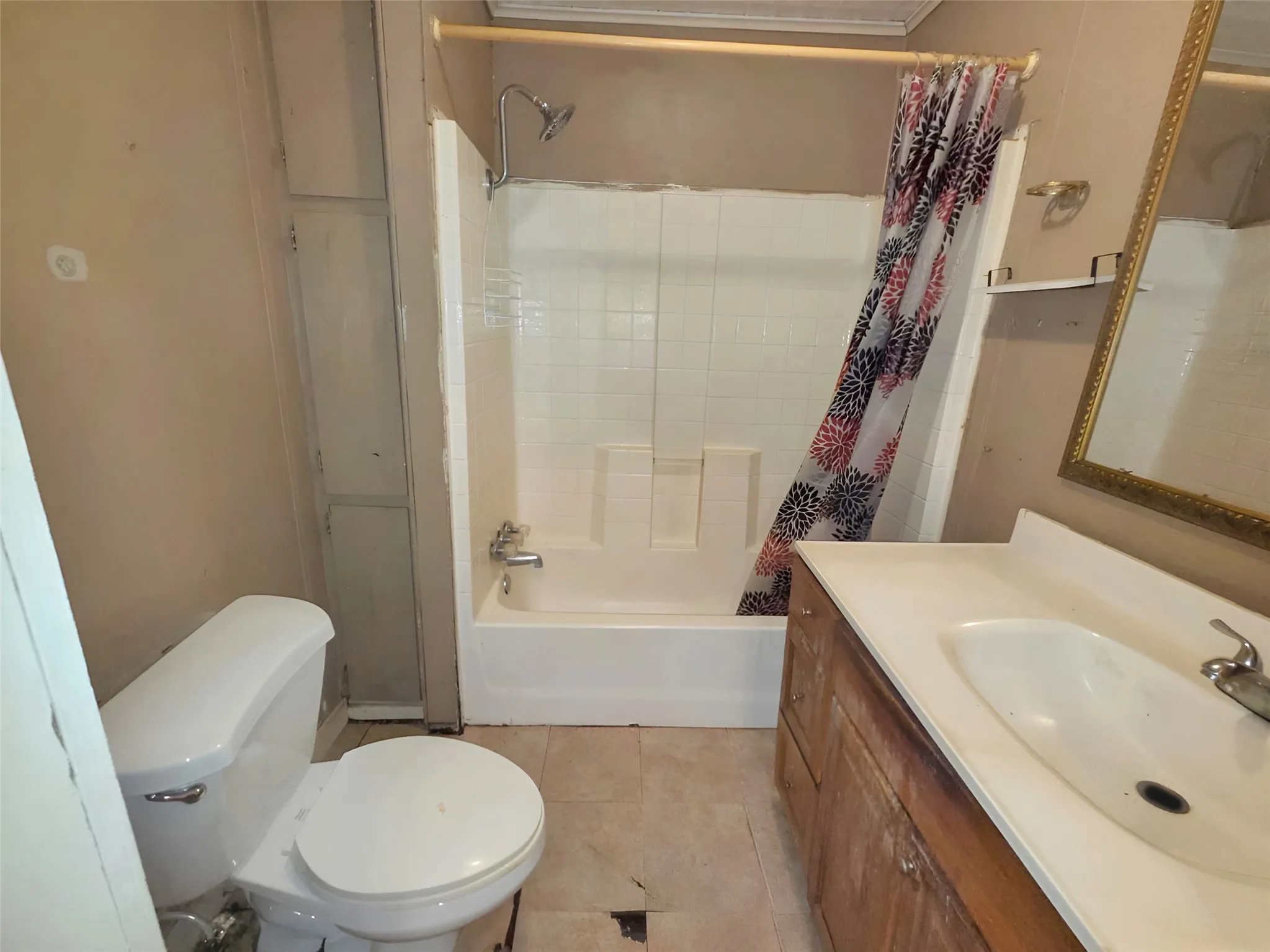 Single Family Residence For Sale in Houston County , 416 Sycamore Street, Grapeland, Texas 75844, 2 Bedroom, 1 Bathroom, Garage spaces, 1,182 Sqft, built in 1942, mls#21334648, Real Estate Agent in Grapeland, Homes For Sale in Houston county, Homes For Sale in Grapeland, Realtor in Grapeland Texas, Real Estate Brokerage Independent Realty Texas, Luminita Cordes Realtor