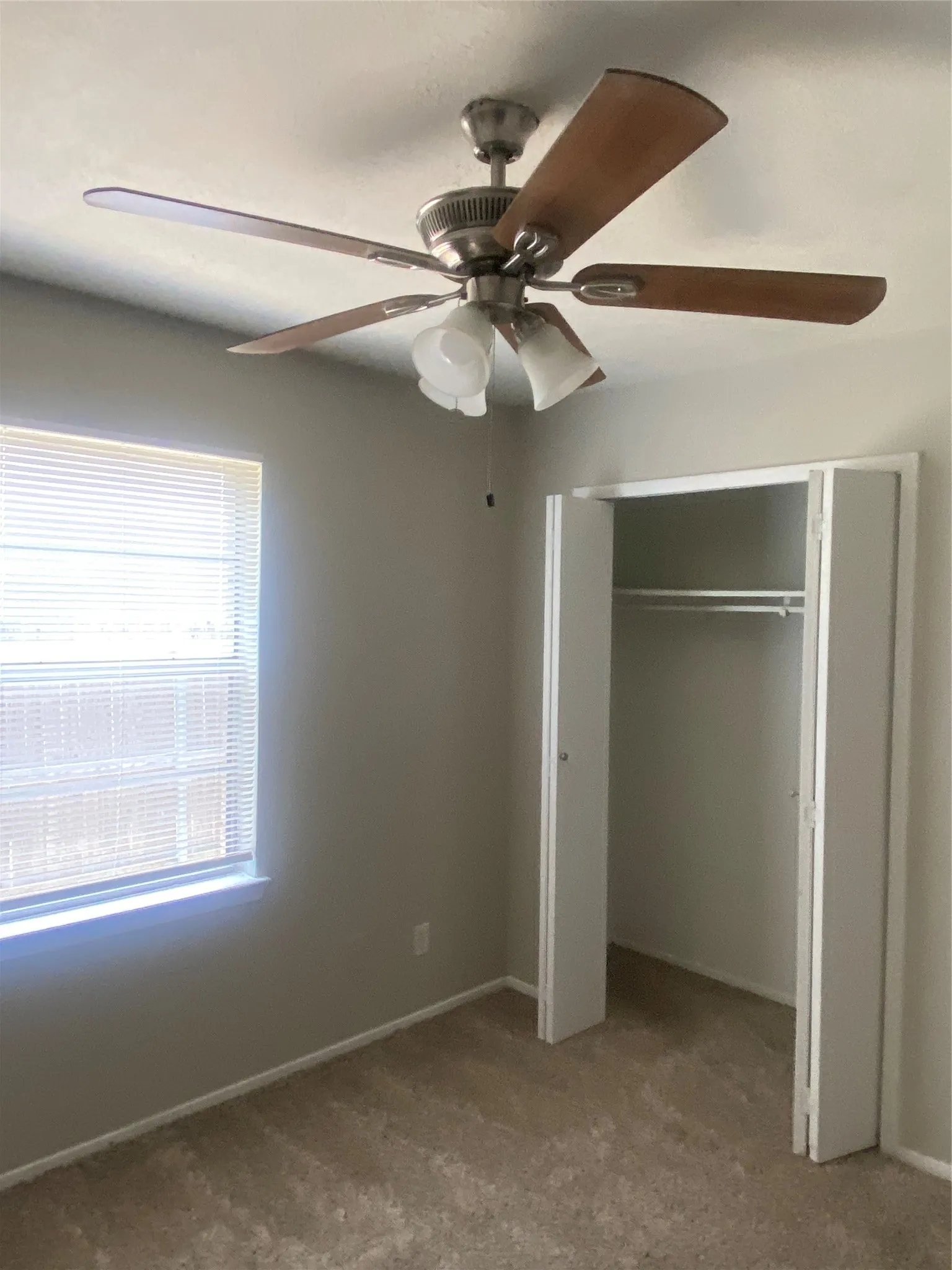 Single Family Residence For Rent in Dallas County , 6520 Warm Moon Lane, Dallas, Texas 75241, 4 Bedroom, 2 Bathroom, 1 Garage spaces, 1,237 Sqft, built in 1971, mls#21334651, Real Estate Agent in Dallas, Homes For Rent in Dallas county, Homes For Rent in Dallas, Realtor in Dallas Texas, Real Estate Brokerage Independent Realty Texas, Luminita Cordes Realtor