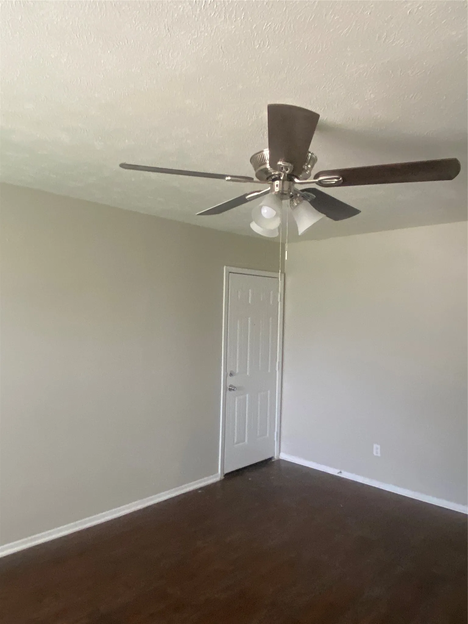 Single Family Residence For Rent in Dallas County , 6520 Warm Moon Lane, Dallas, Texas 75241, 4 Bedroom, 2 Bathroom, 1 Garage spaces, 1,237 Sqft, built in 1971, mls#21334651, Real Estate Agent in Dallas, Homes For Rent in Dallas county, Homes For Rent in Dallas, Realtor in Dallas Texas, Real Estate Brokerage Independent Realty Texas, Luminita Cordes Realtor